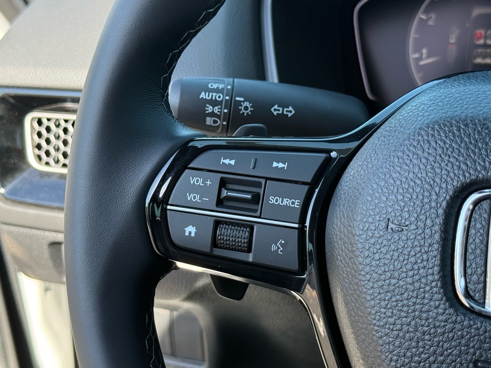 2026 Honda Civic Hatchback Sport — photo 17 thumbnail