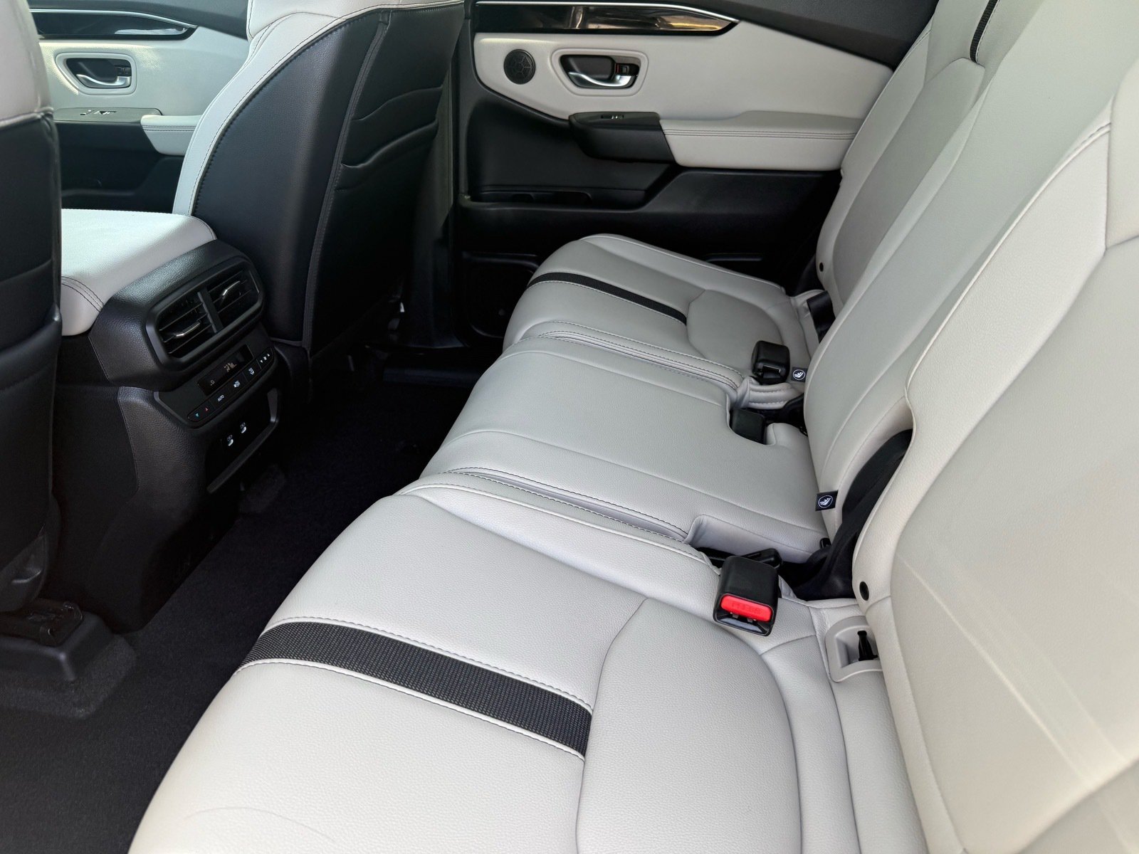 2026 Honda Pilot EX-L — photo 28 thumbnail