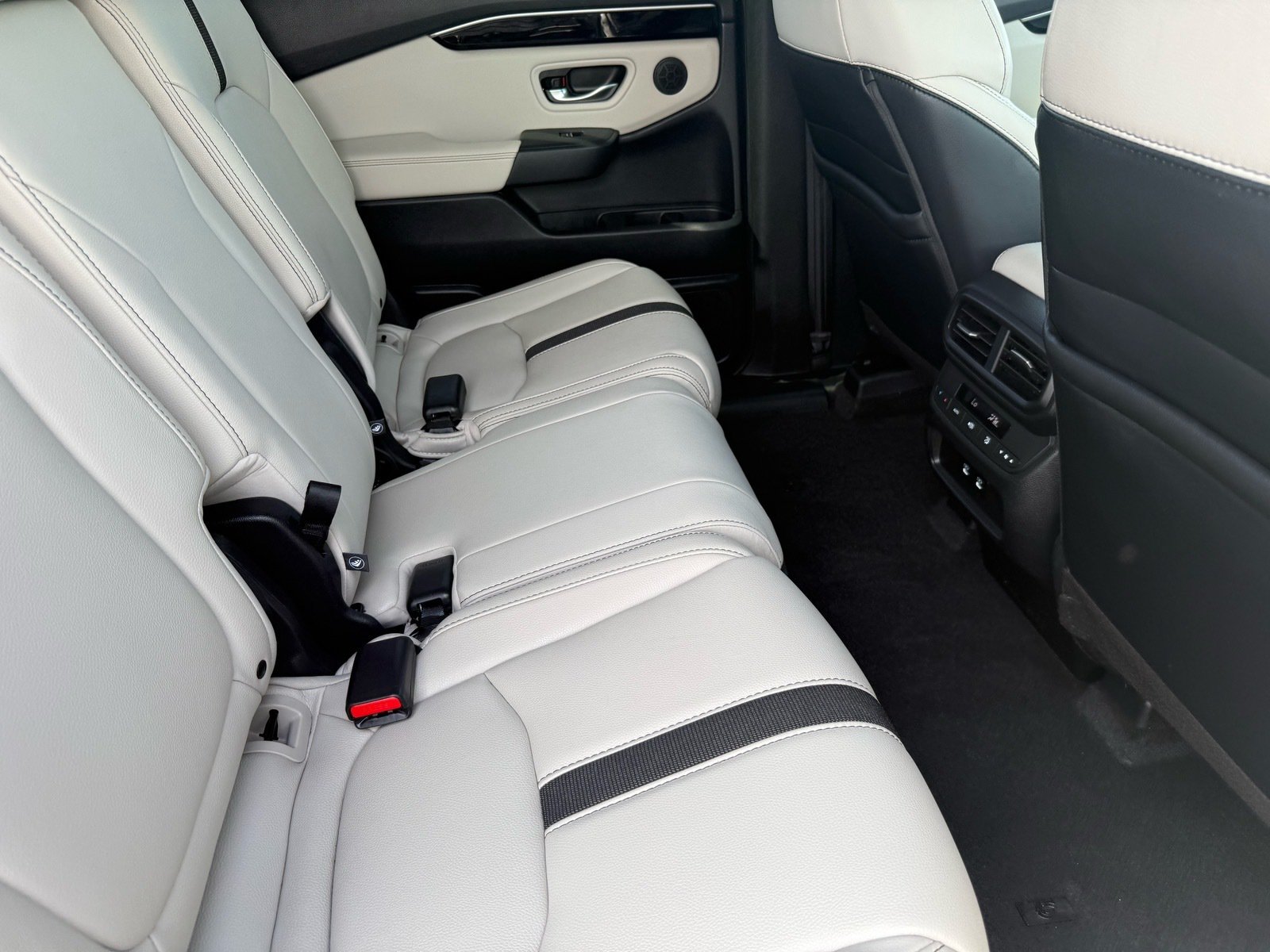 2026 Honda Pilot EX-L — photo 31 thumbnail