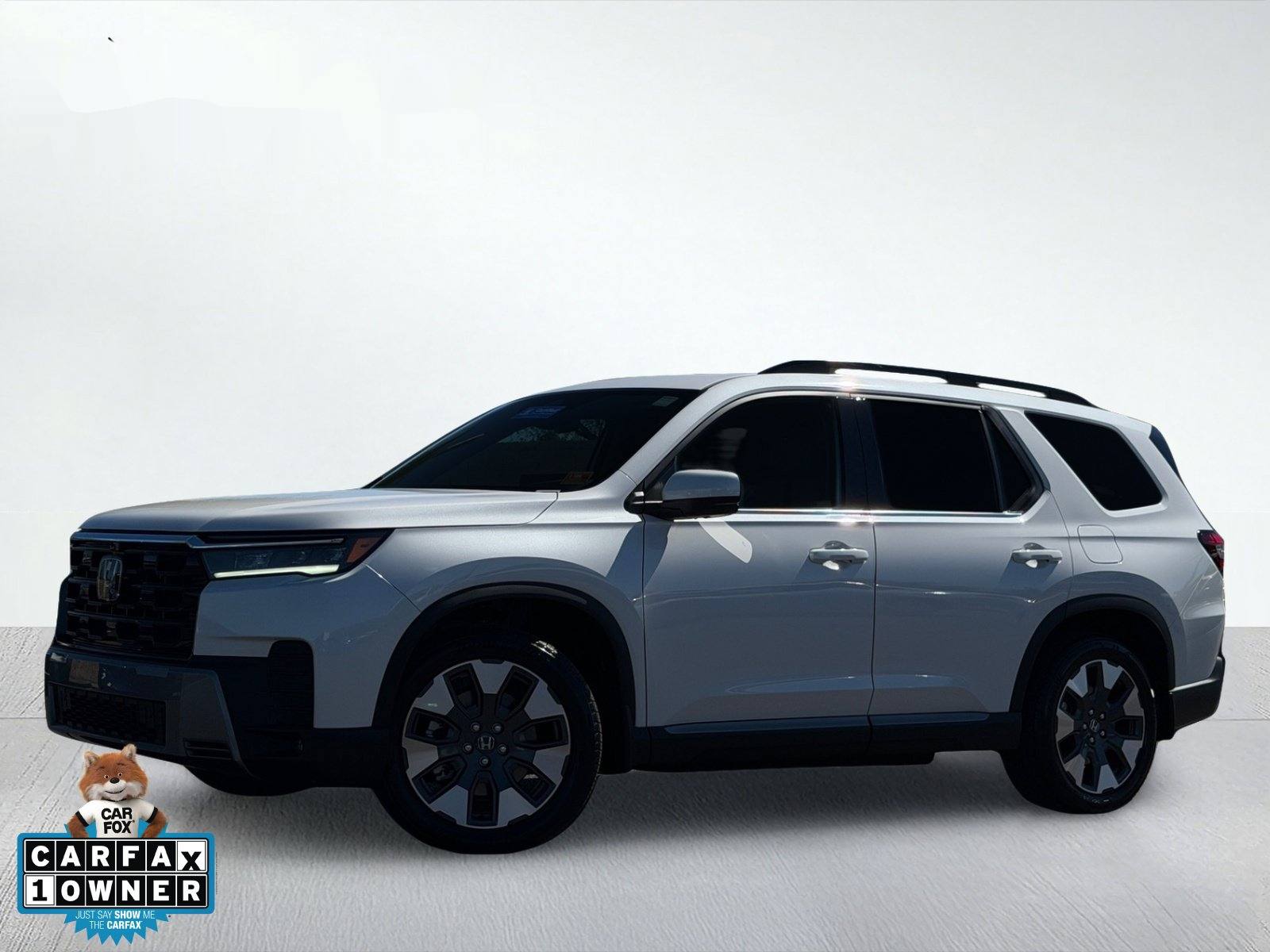 2026 Honda Pilot Touring — photo 1