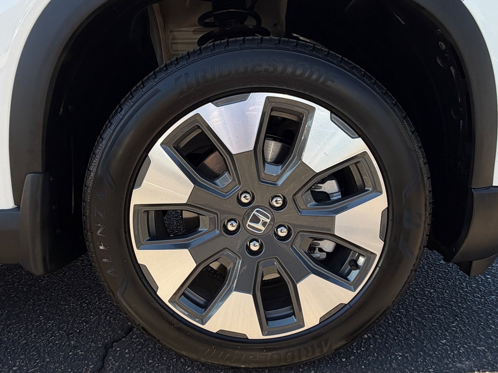 2026 Honda Pilot Touring — photo 10 thumbnail