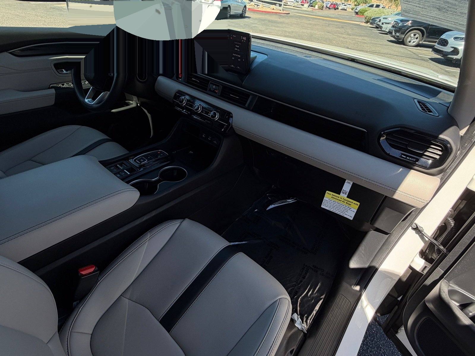 2026 Honda Pilot Touring — photo 11 thumbnail