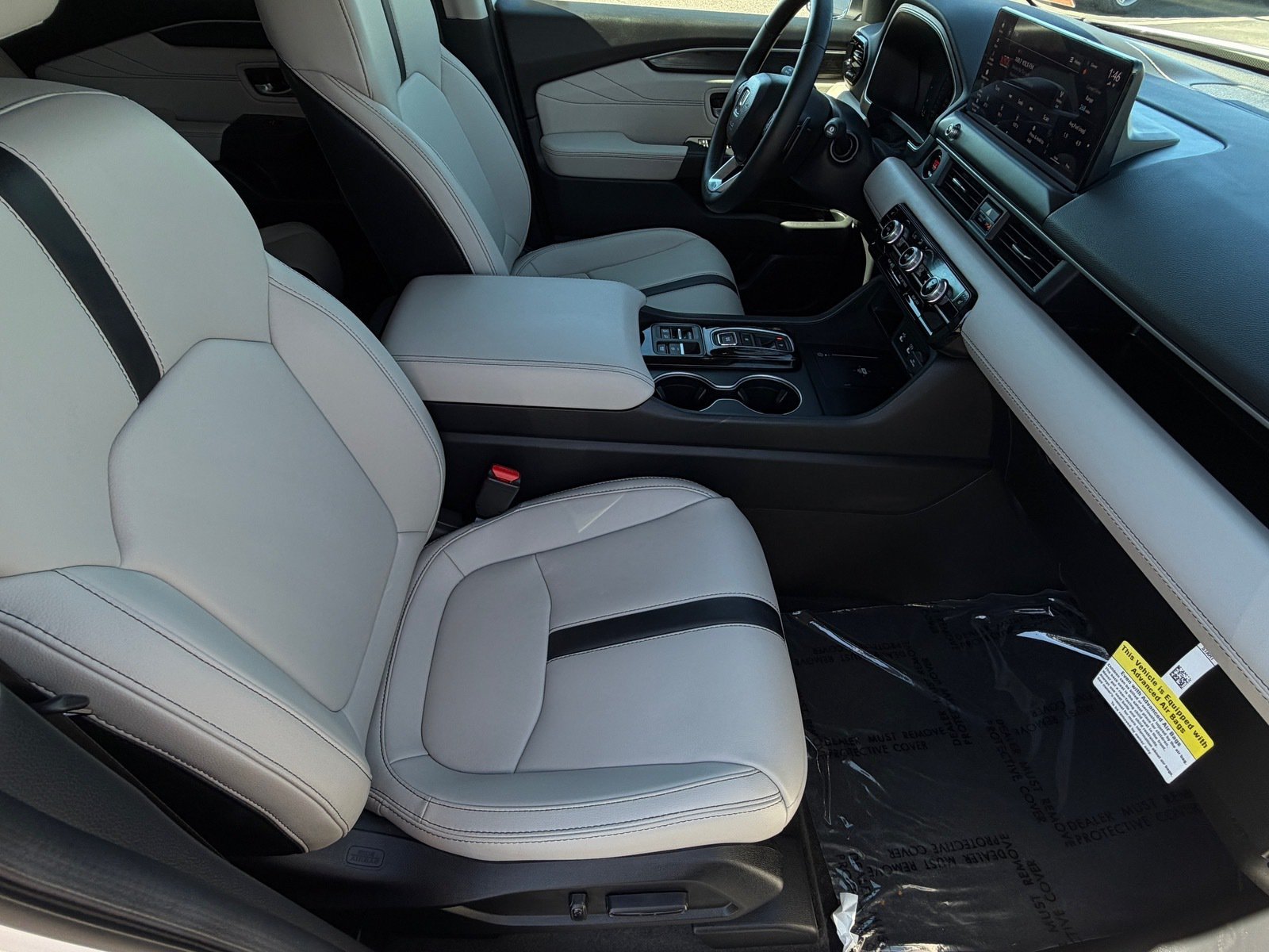 2026 Honda Pilot Touring — photo 12 thumbnail