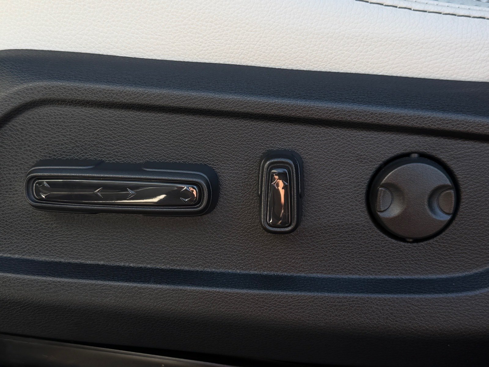 2026 Honda Pilot Touring — photo 23 thumbnail