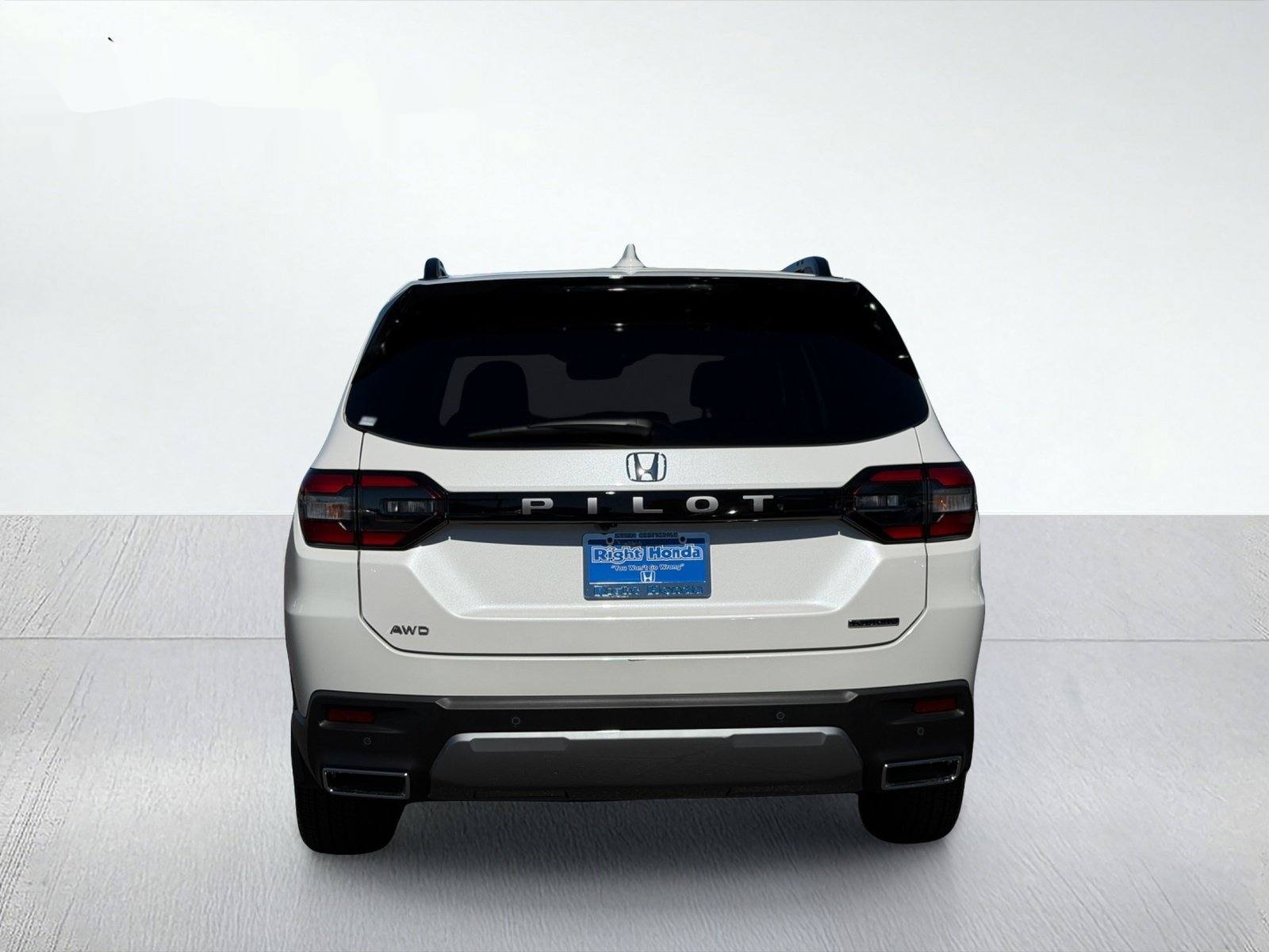 2026 Honda Pilot Touring — photo 5 thumbnail