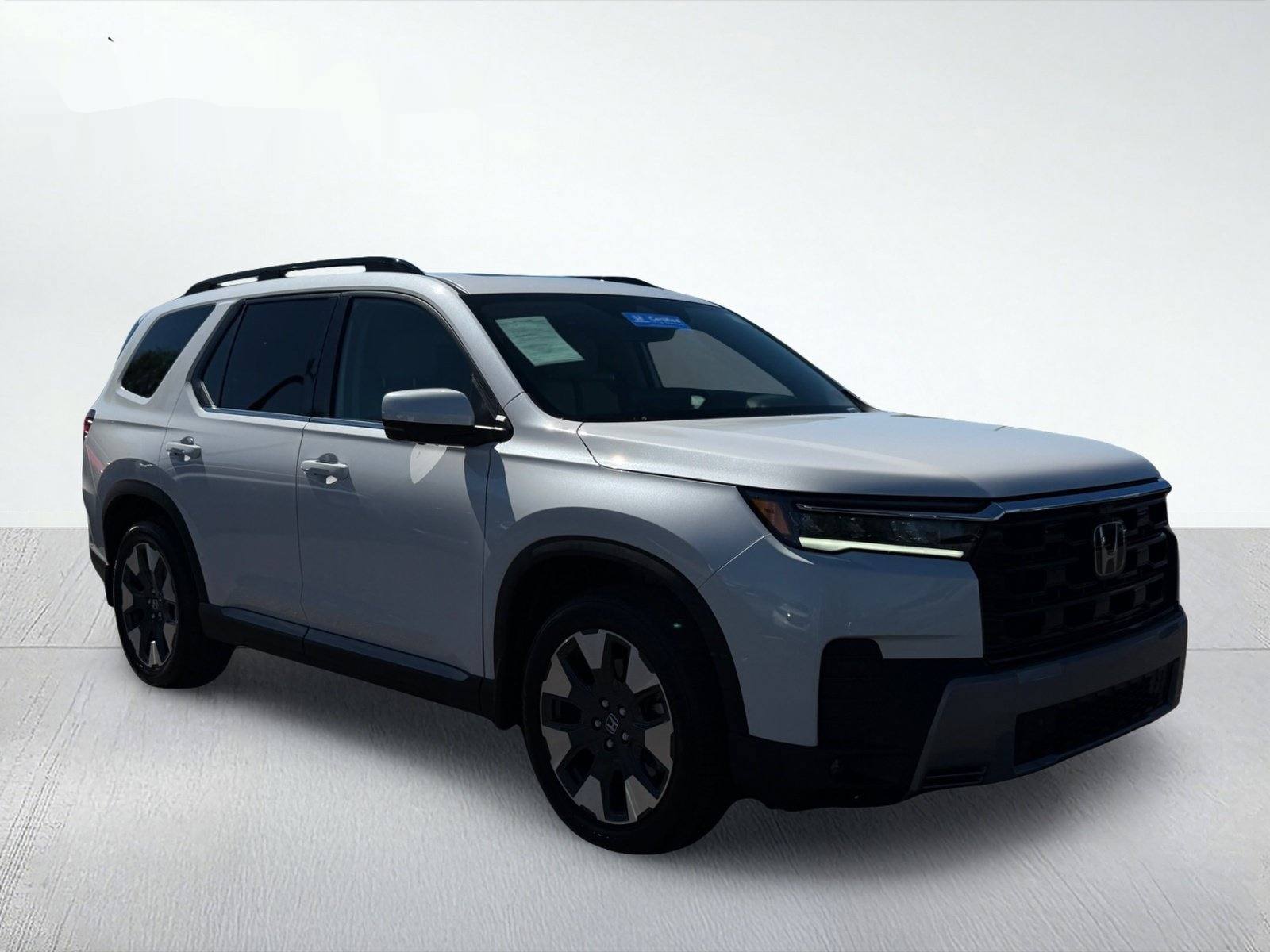 2026 Honda Pilot Touring — photo 8 thumbnail