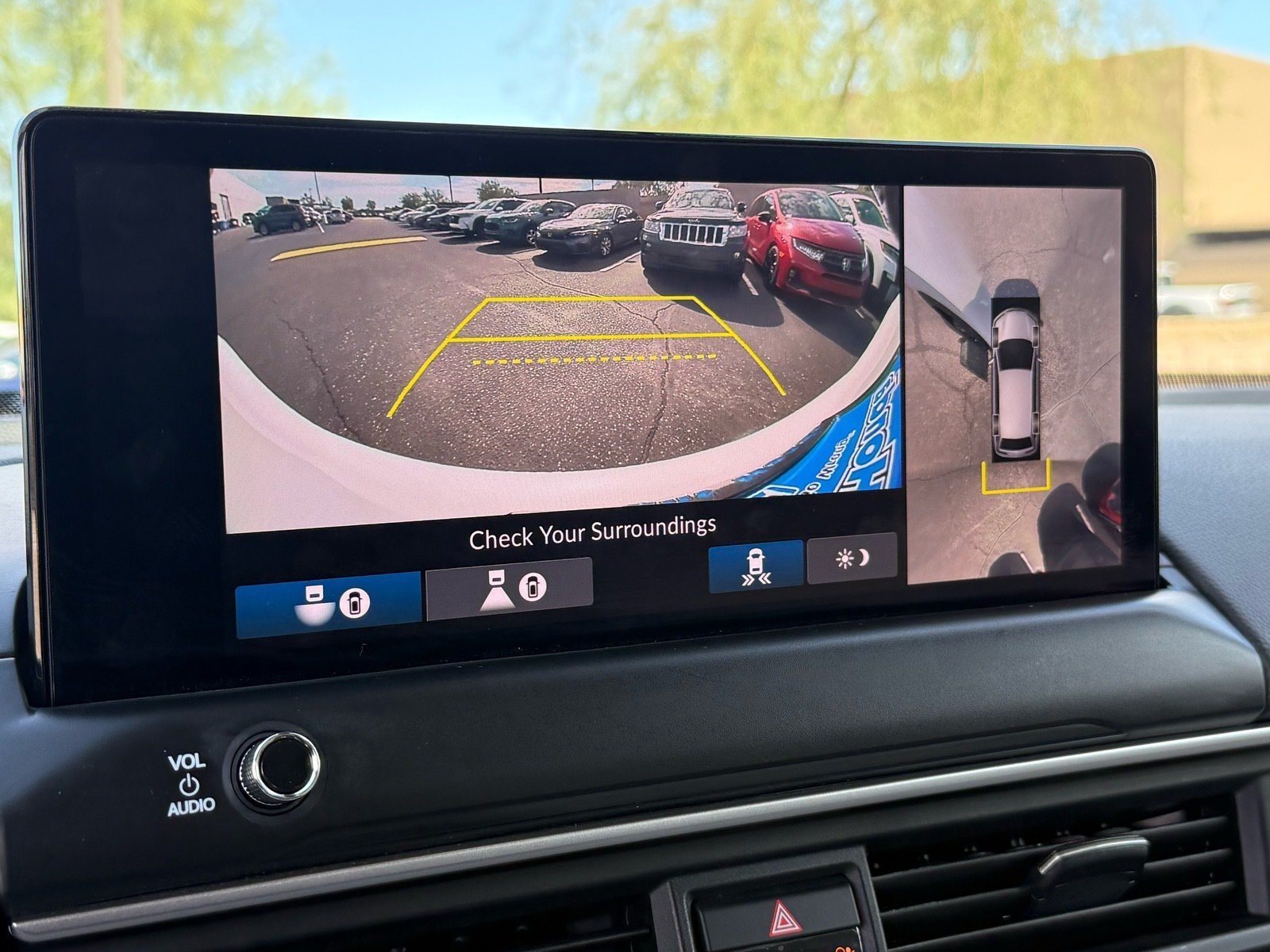 2026 Honda Pilot Touring — photo 20 thumbnail