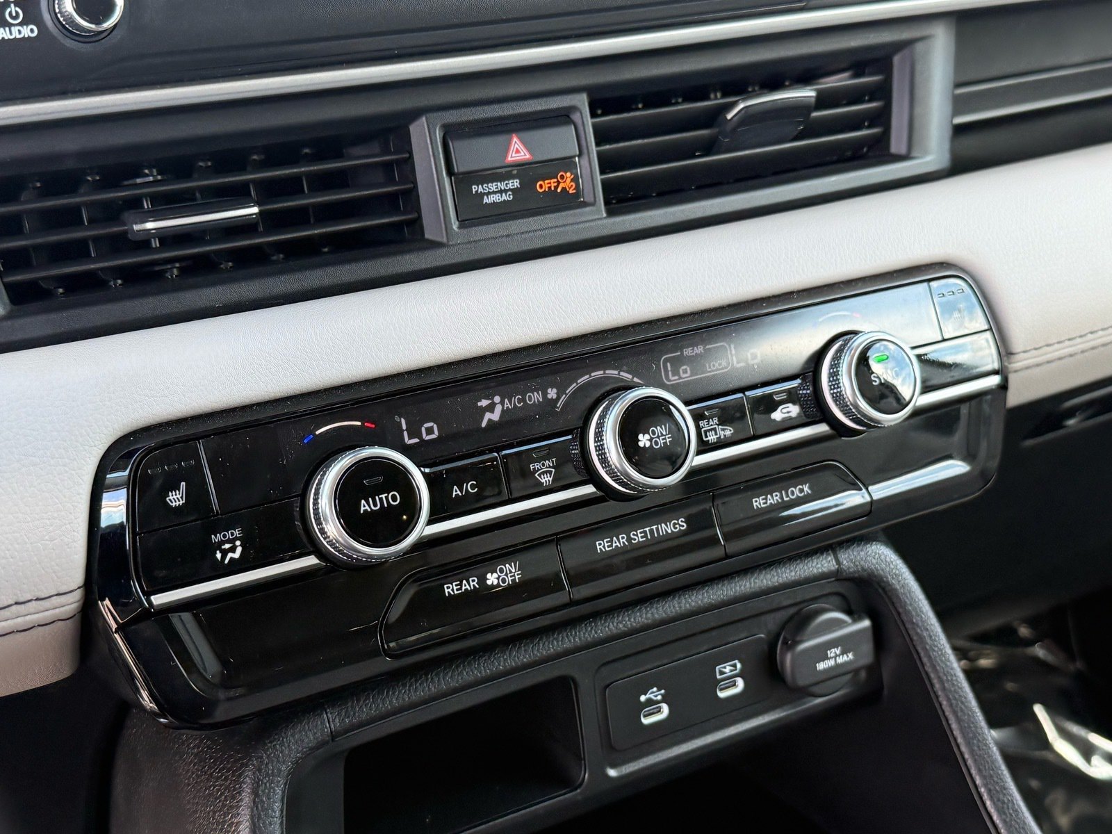 2026 Honda Pilot Touring — photo 21 thumbnail