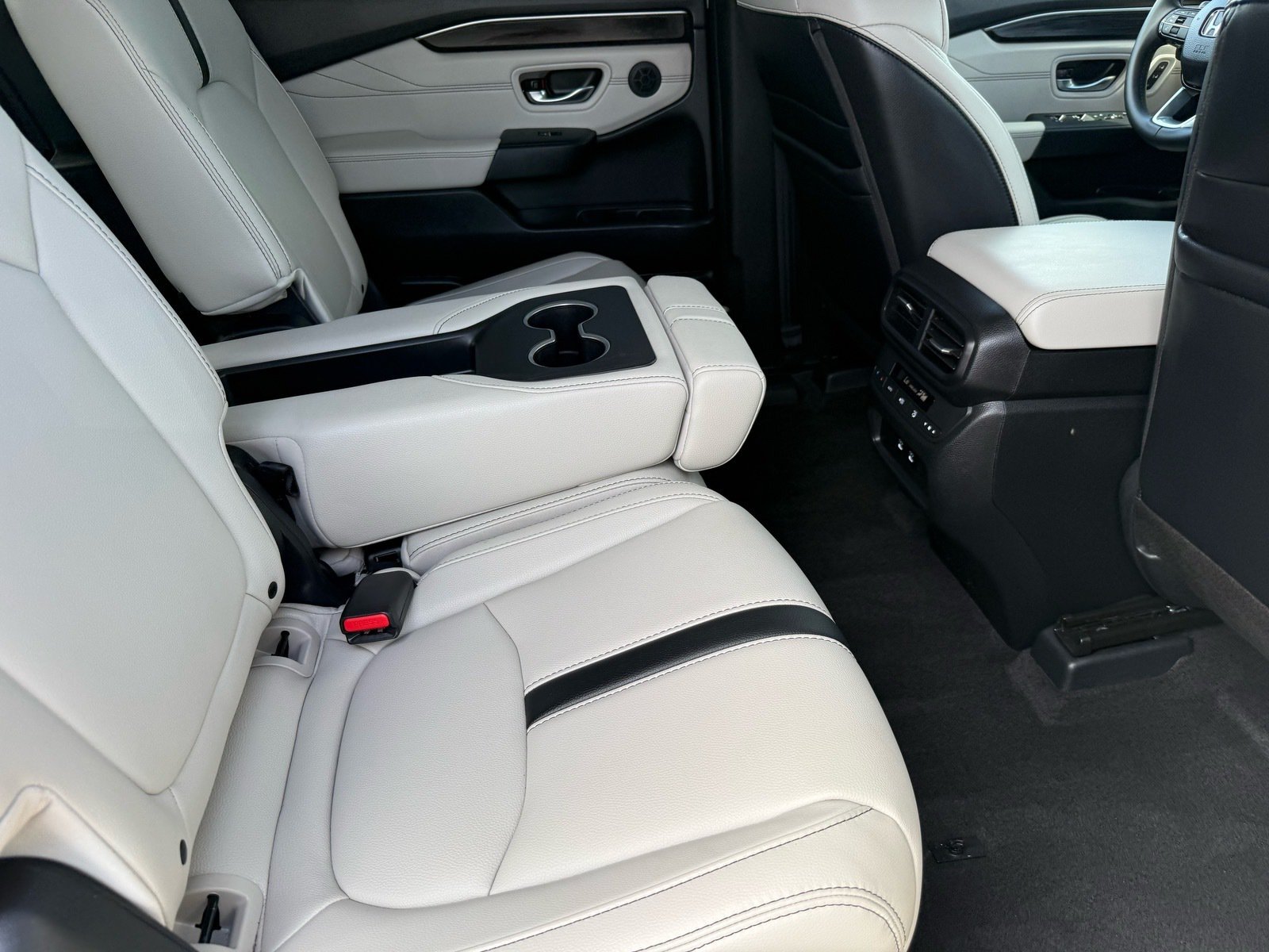 2026 Honda Pilot Touring — photo 28 thumbnail