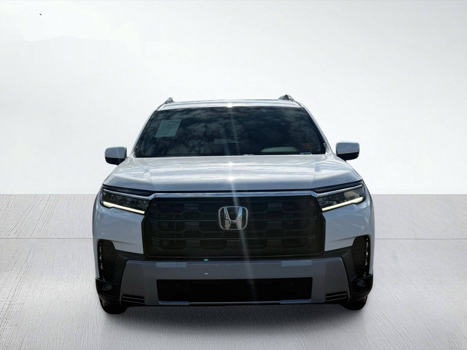 2026 Honda Pilot Touring — photo 4 thumbnail