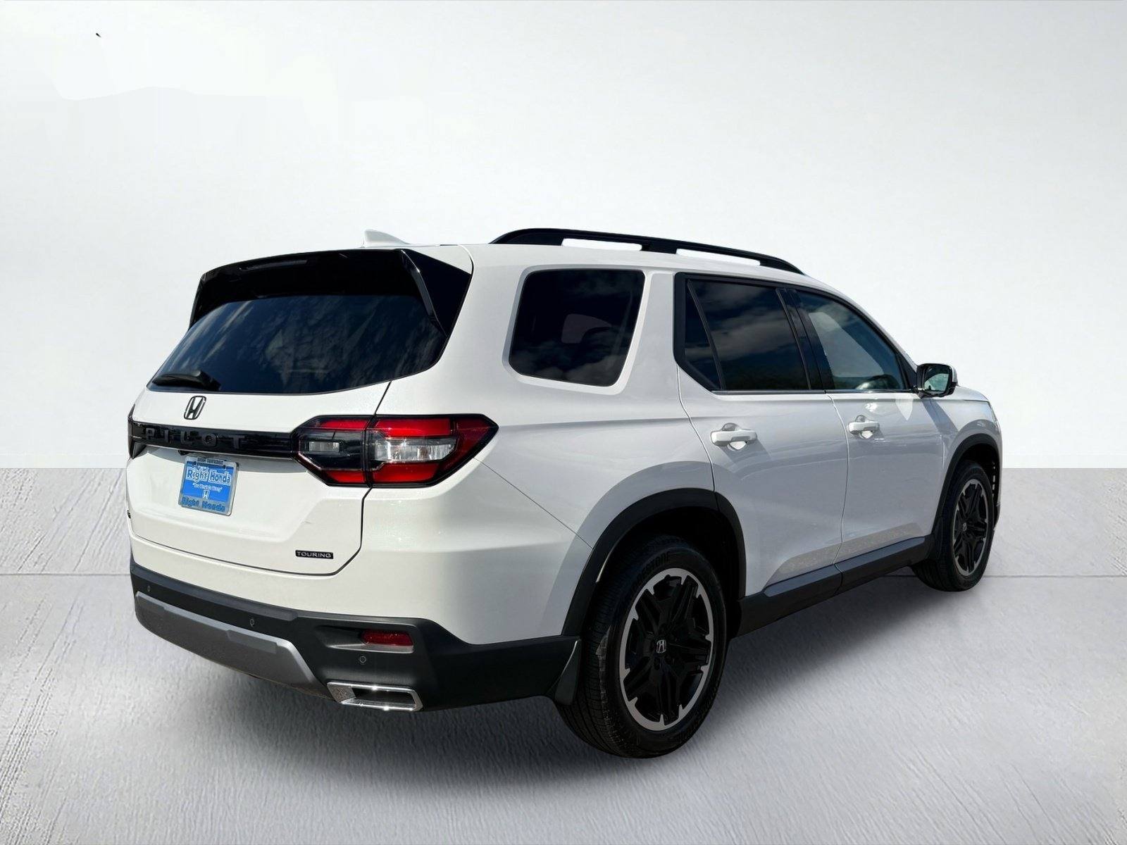 2026 Honda Pilot Touring — photo 6 thumbnail