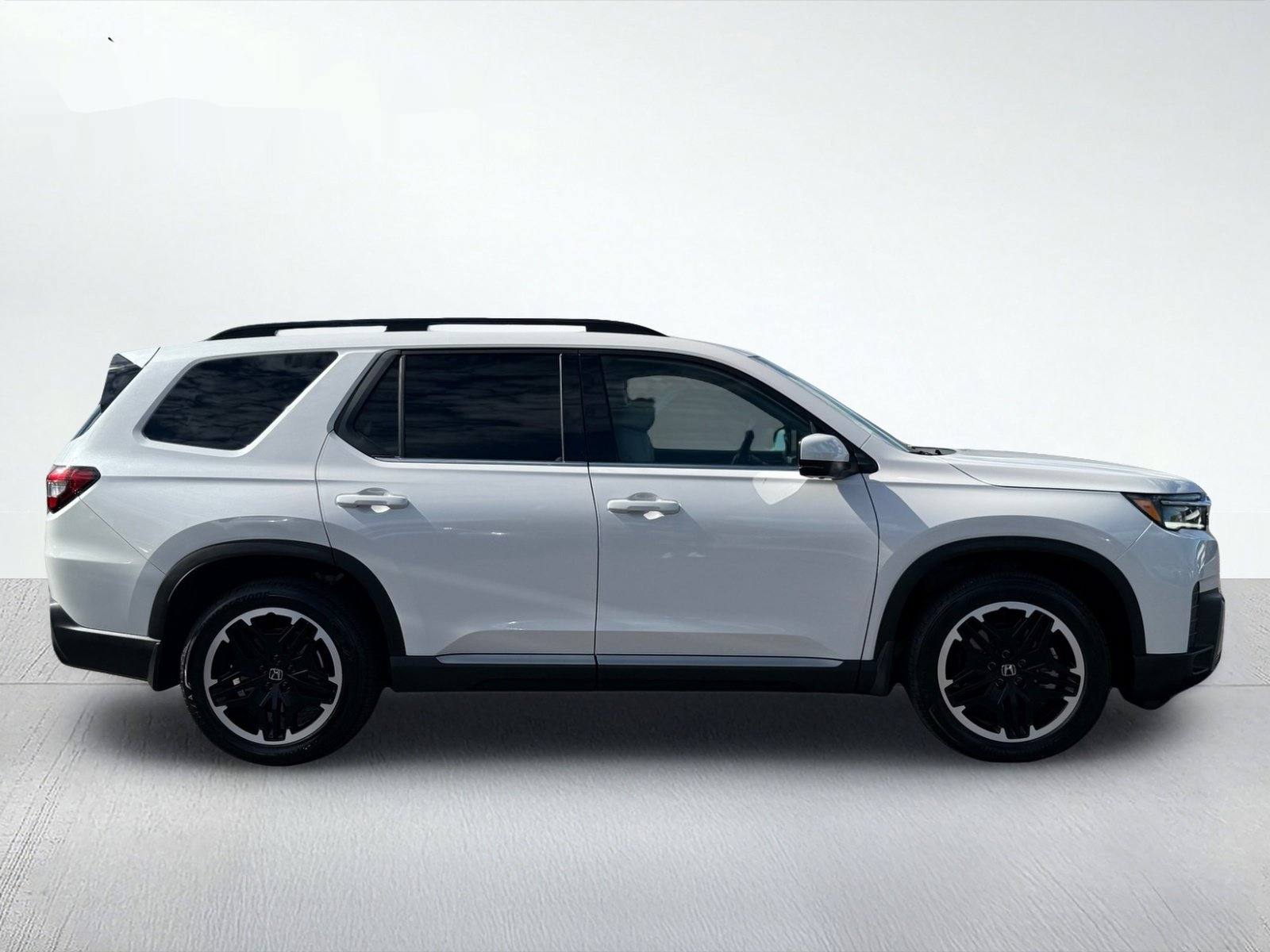 2026 Honda Pilot Touring — photo 7 thumbnail