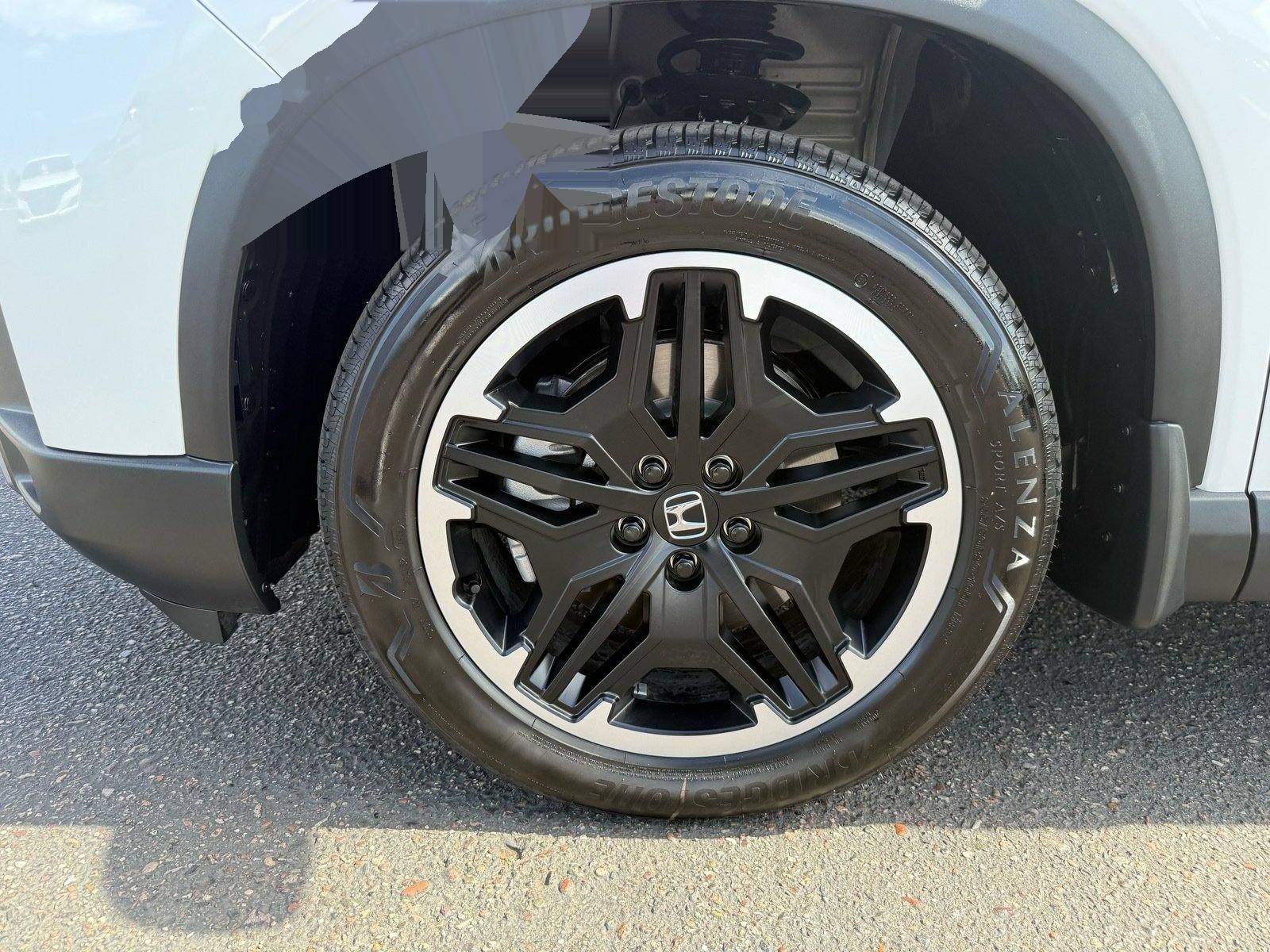 2026 Honda Pilot Touring — photo 9 thumbnail