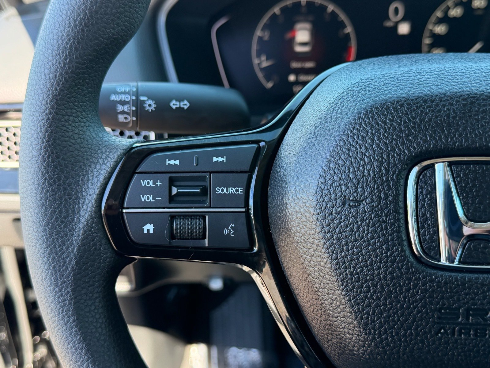 2026 Honda Civic LX — photo 32 thumbnail