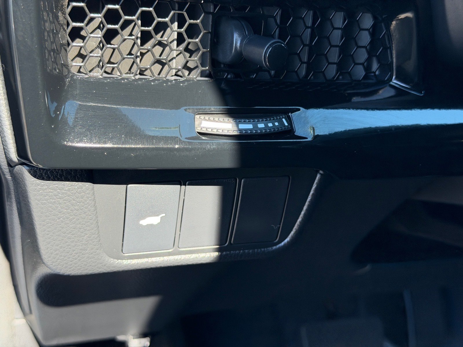 2026 Honda CR-V Hybrid Sport Touring — photo 18 thumbnail