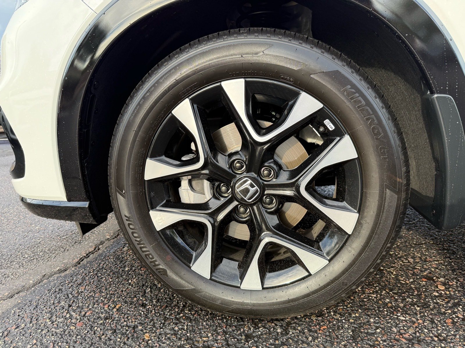 2027 Honda HR-V EX-L — photo 12 thumbnail