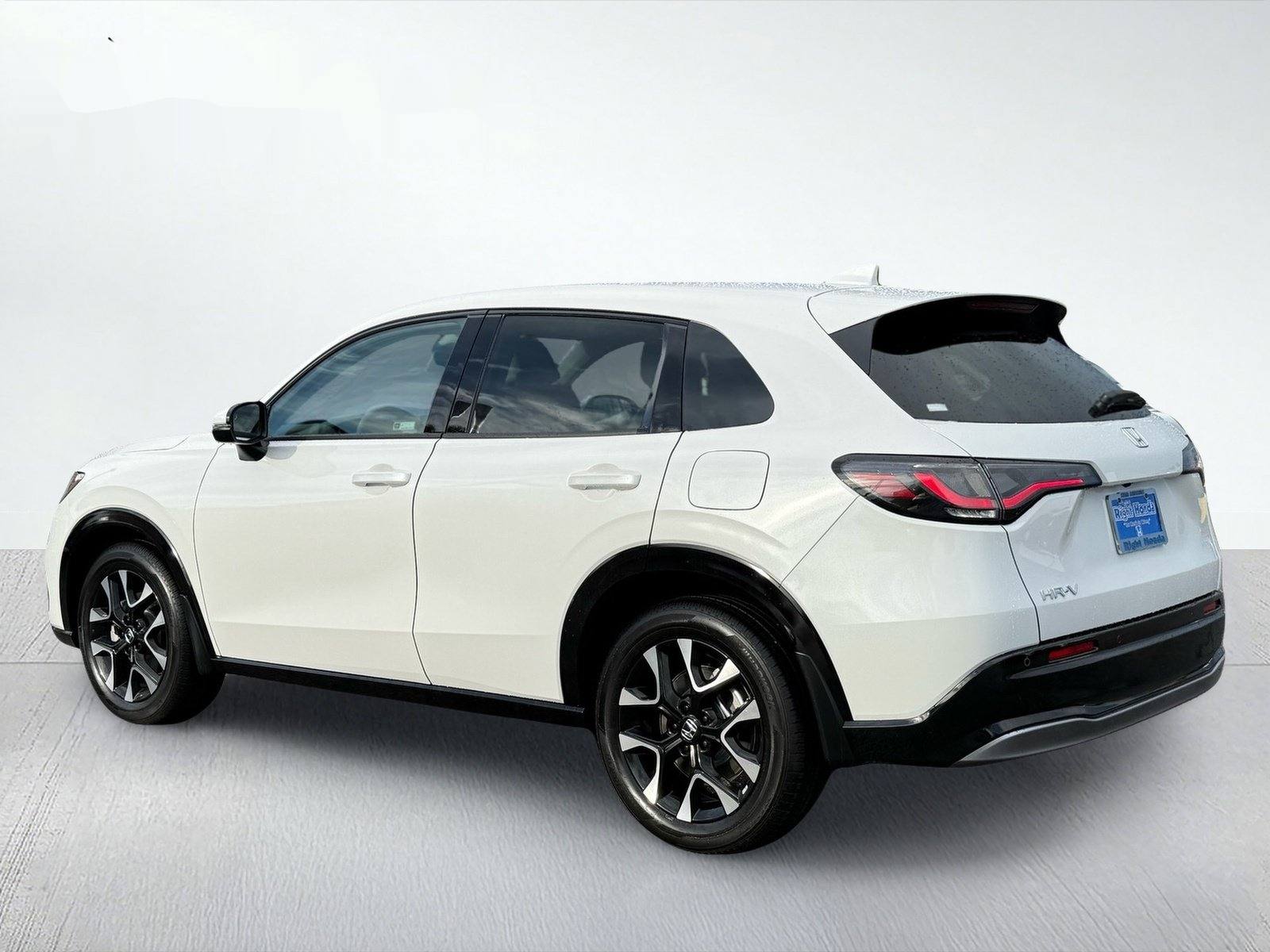2027 Honda HR-V EX-L — photo 5 thumbnail