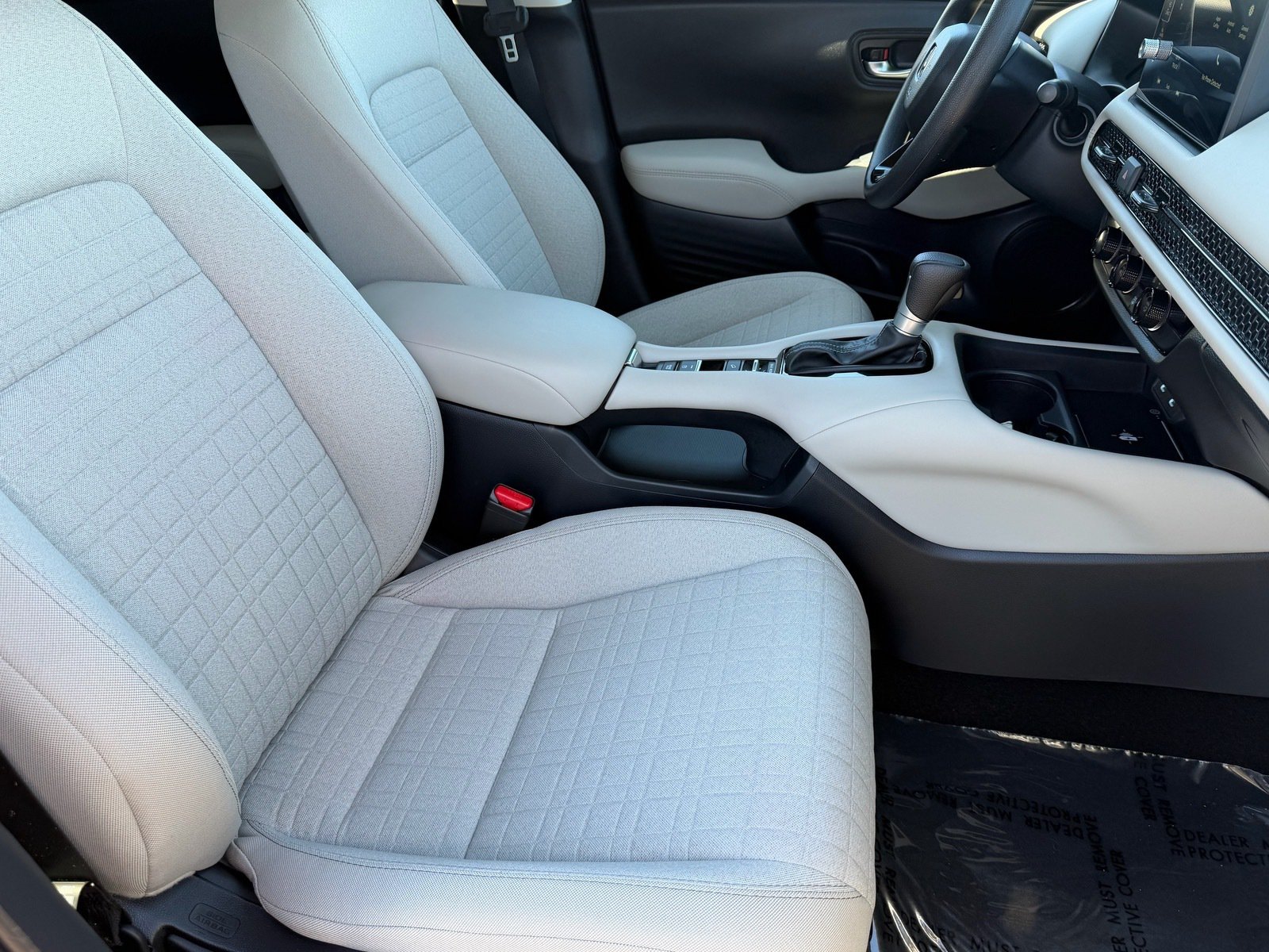 2027 Honda HR-V LX — photo 10 thumbnail