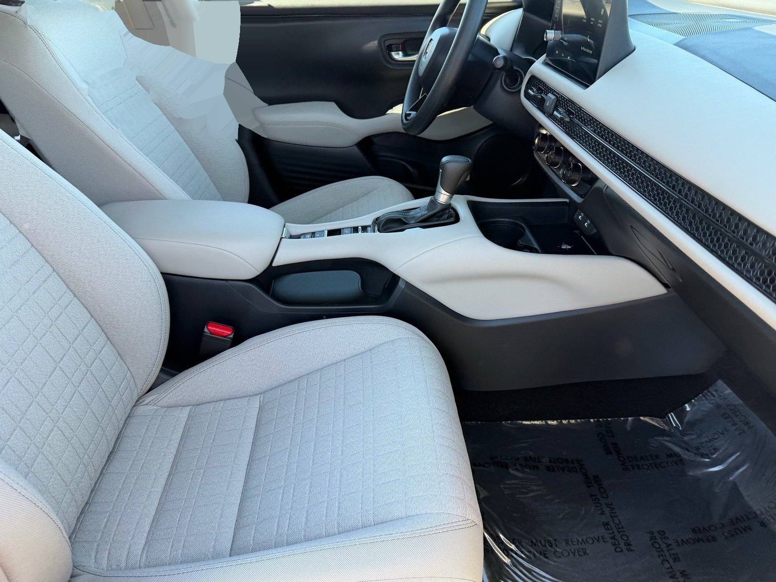 2027 Honda HR-V LX — photo 11 thumbnail