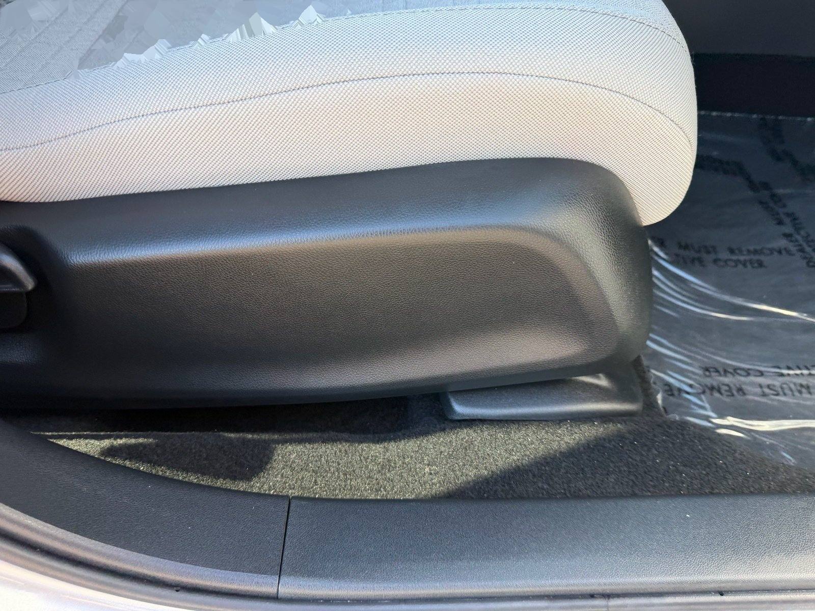2027 Honda HR-V LX — photo 13 thumbnail