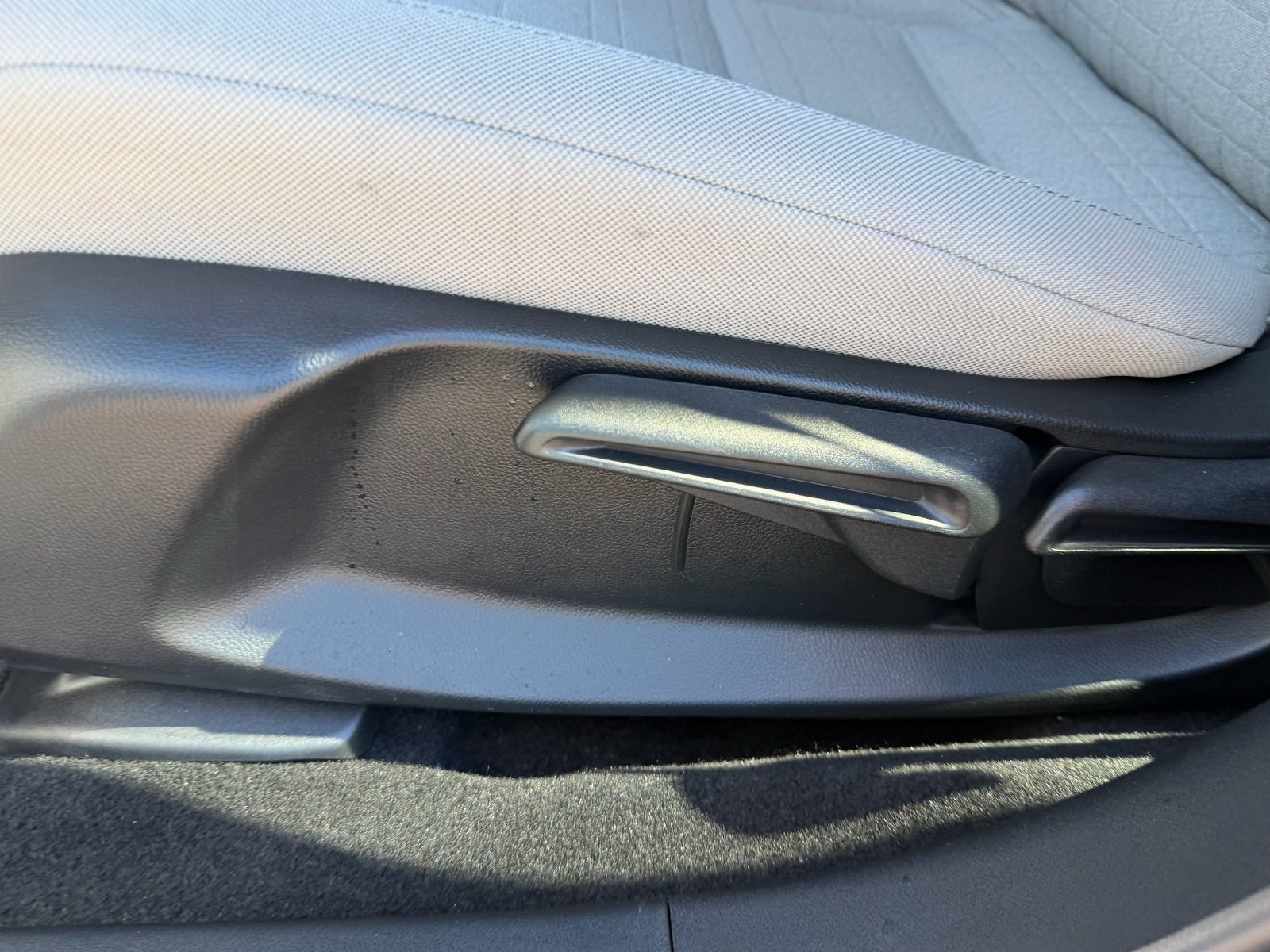 2027 Honda HR-V LX — photo 21 thumbnail