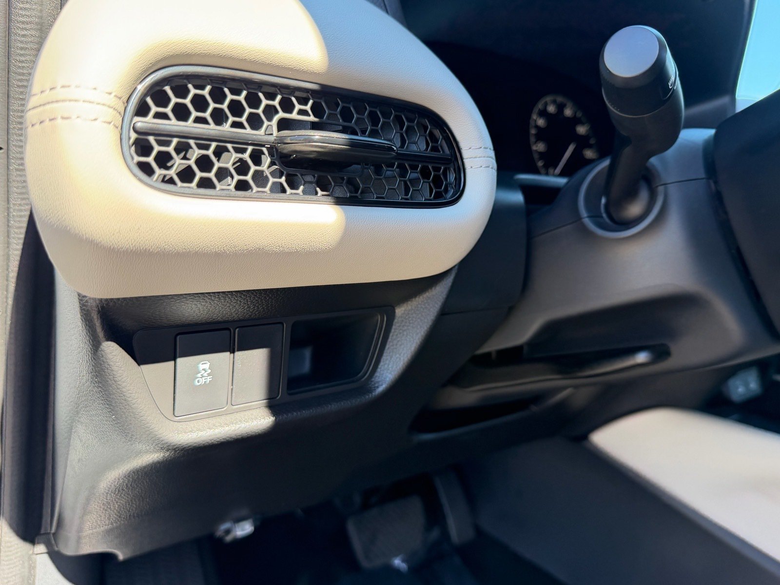 2027 Honda HR-V LX — photo 23 thumbnail