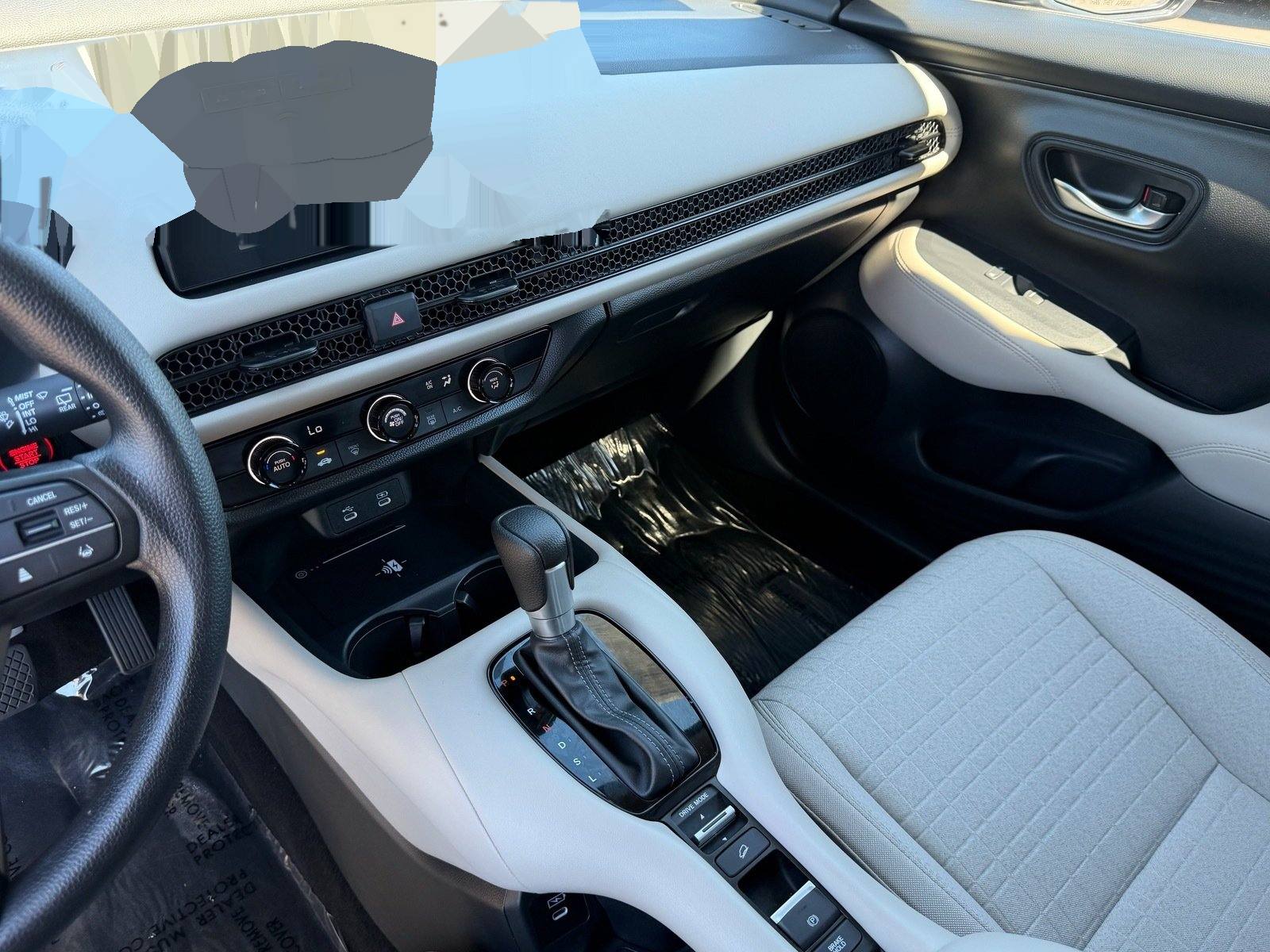 2027 Honda HR-V LX — photo 24 thumbnail
