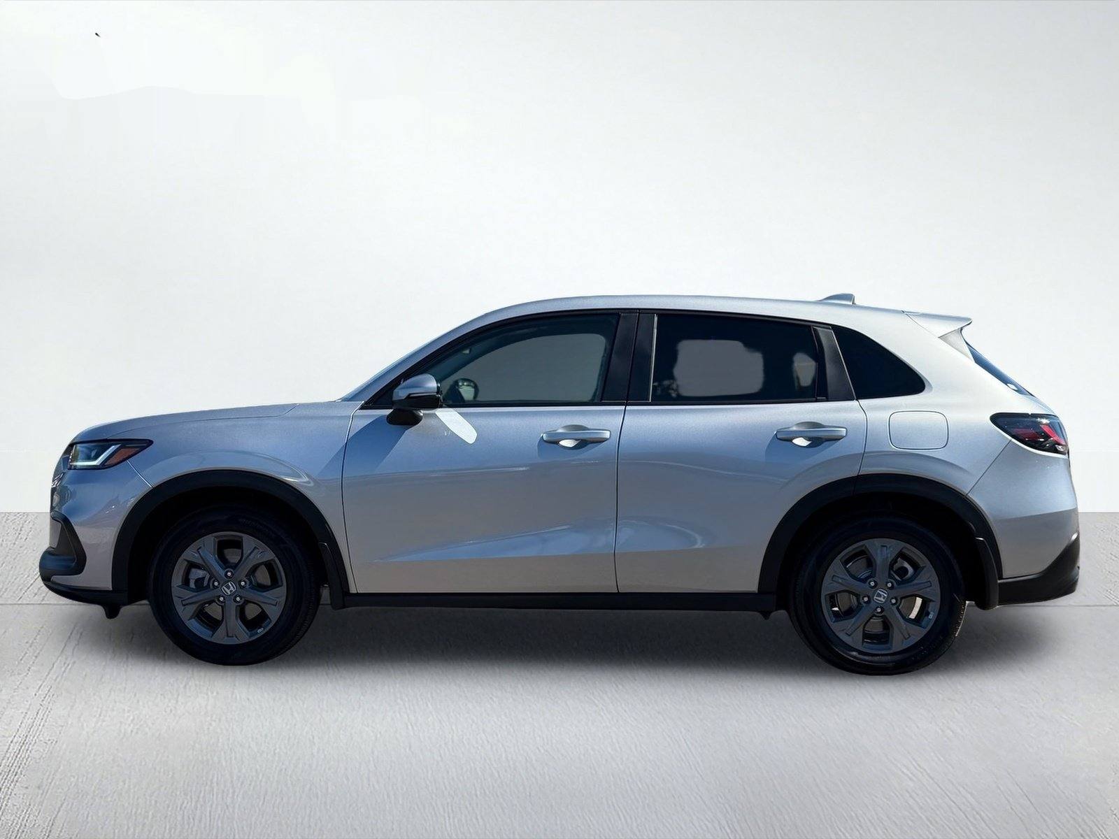 2027 Honda HR-V LX — photo 3 thumbnail