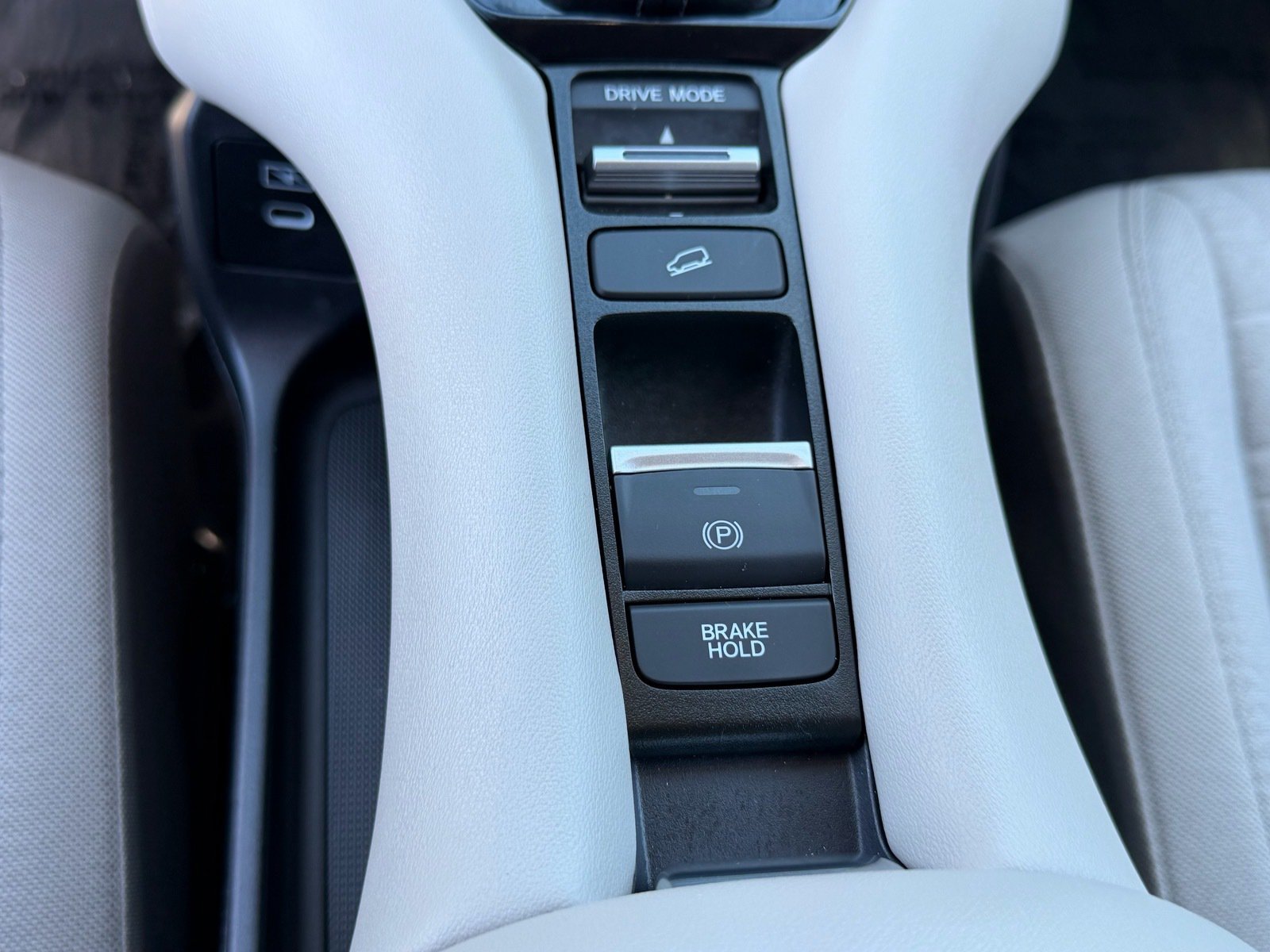 2027 Honda HR-V LX — photo 30 thumbnail