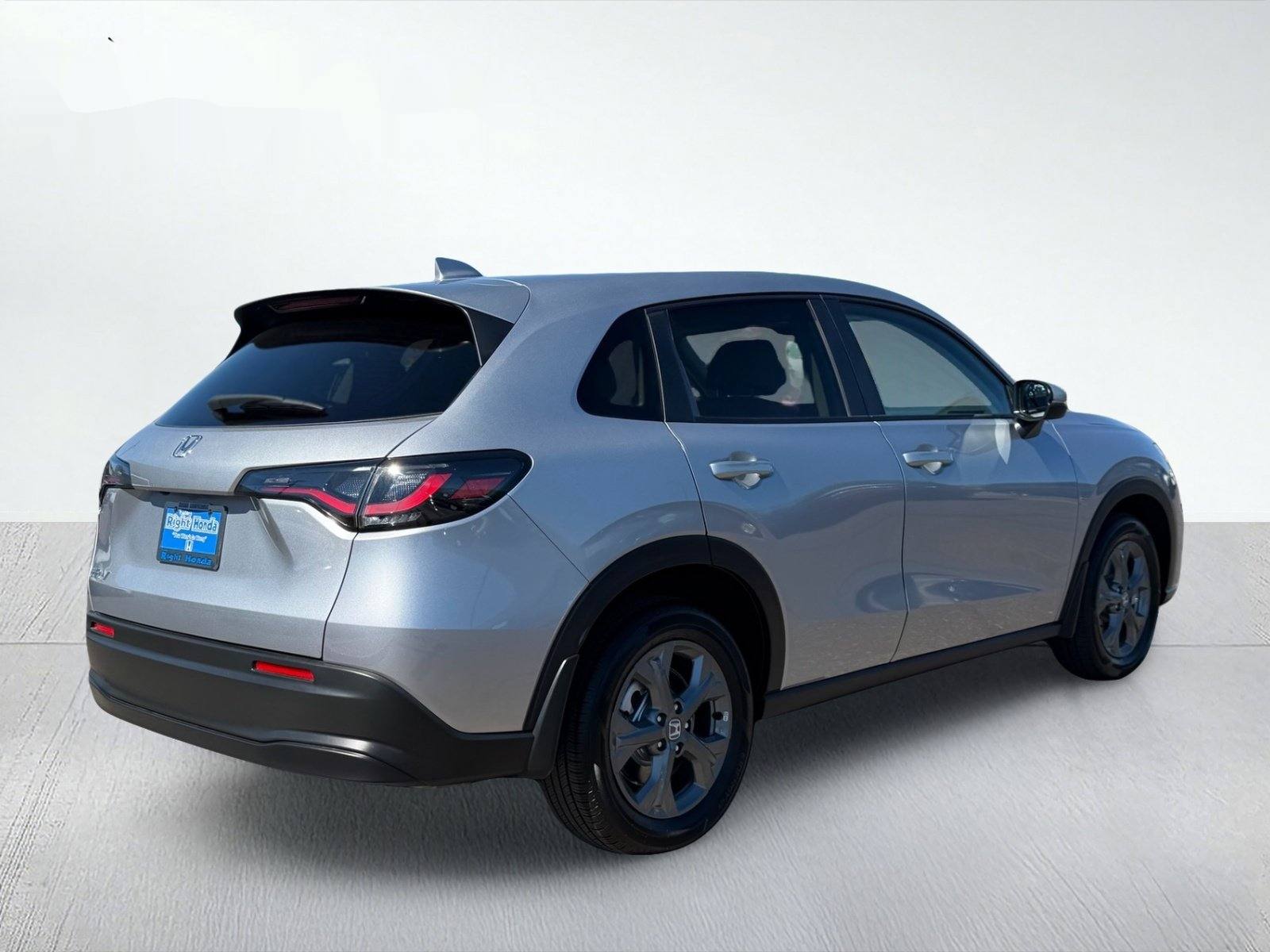 2027 Honda HR-V LX — photo 6 thumbnail