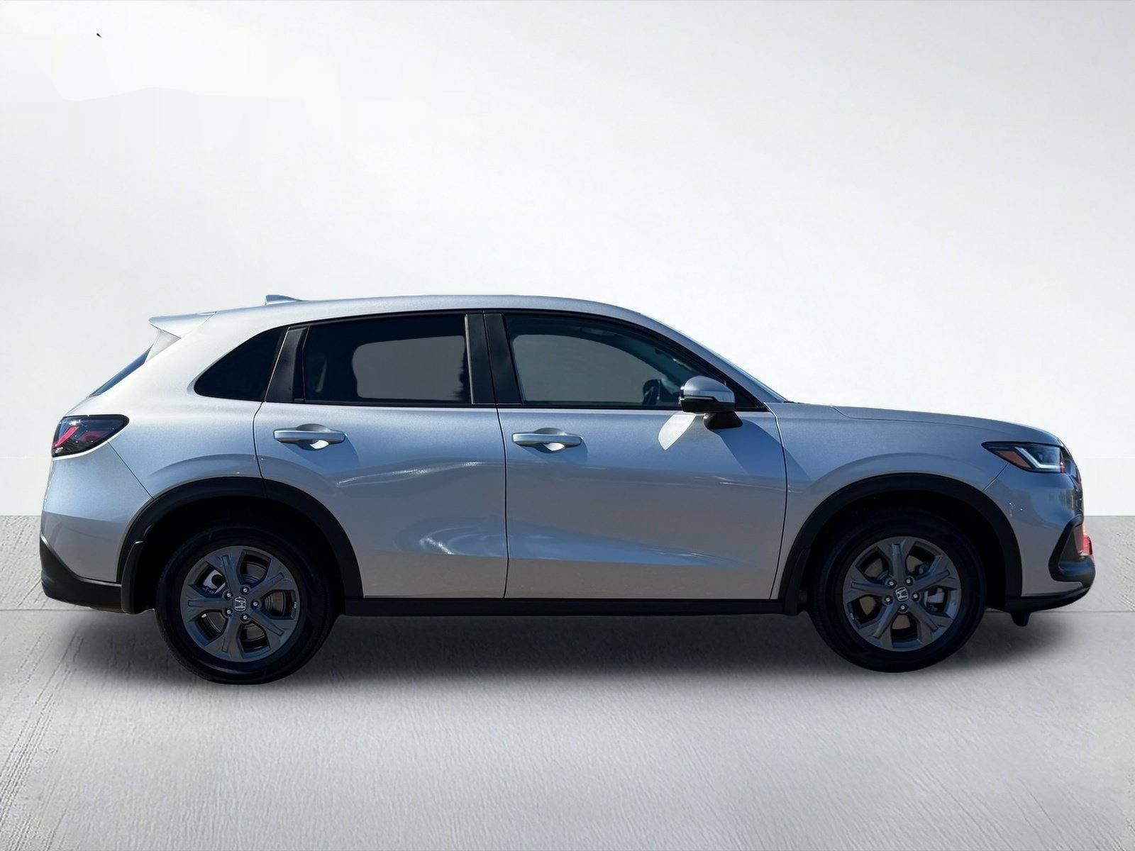 2027 Honda HR-V LX — photo 7 thumbnail