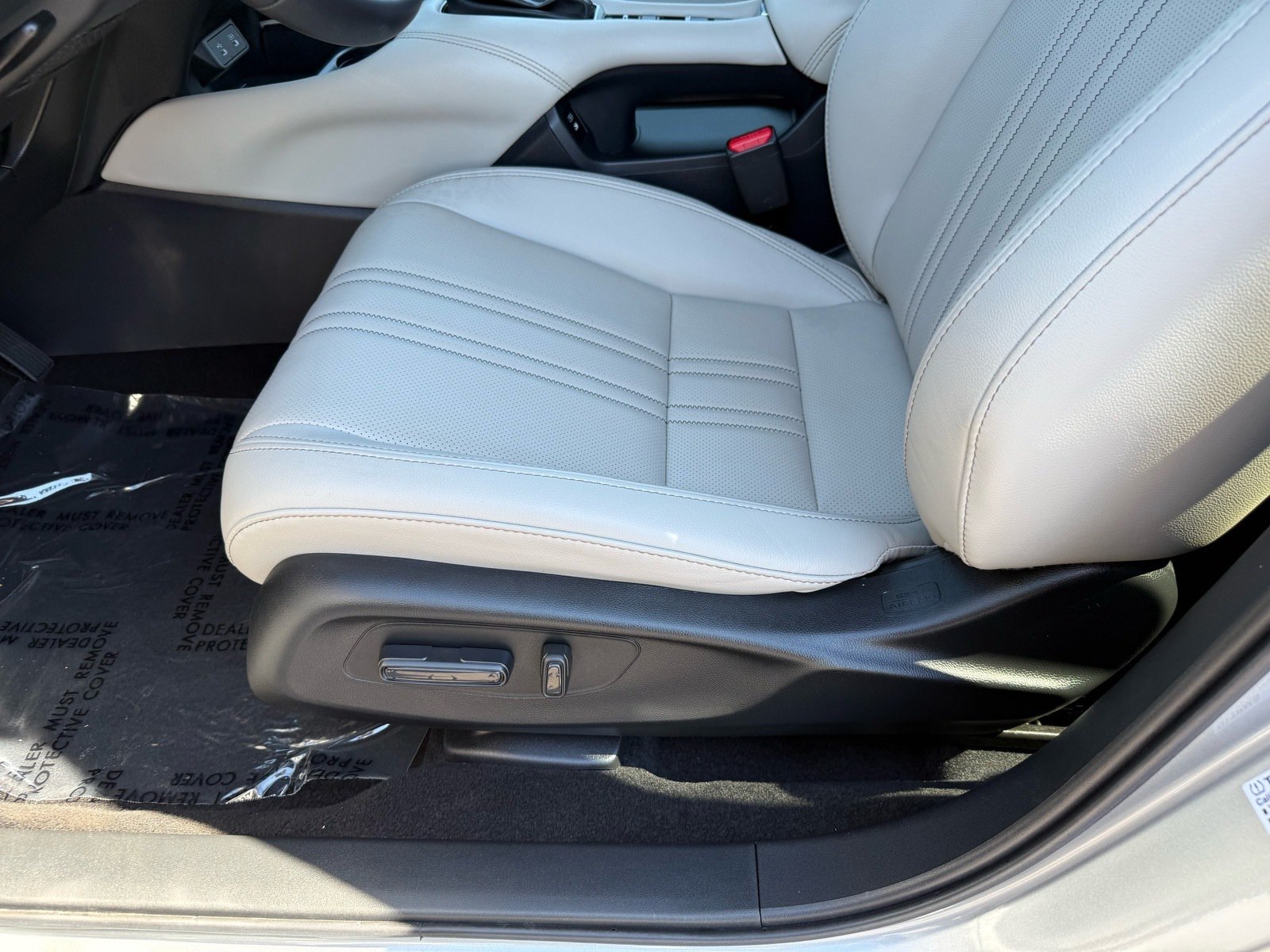 2027 Honda HR-V EX-L — photo 12 thumbnail