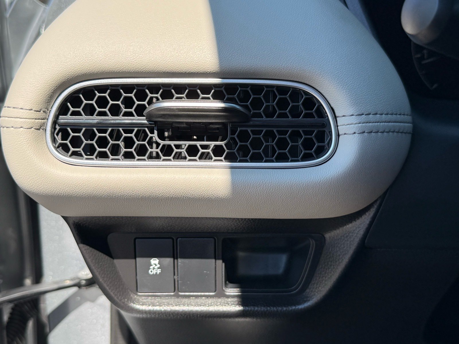 2027 Honda HR-V EX-L — photo 13 thumbnail