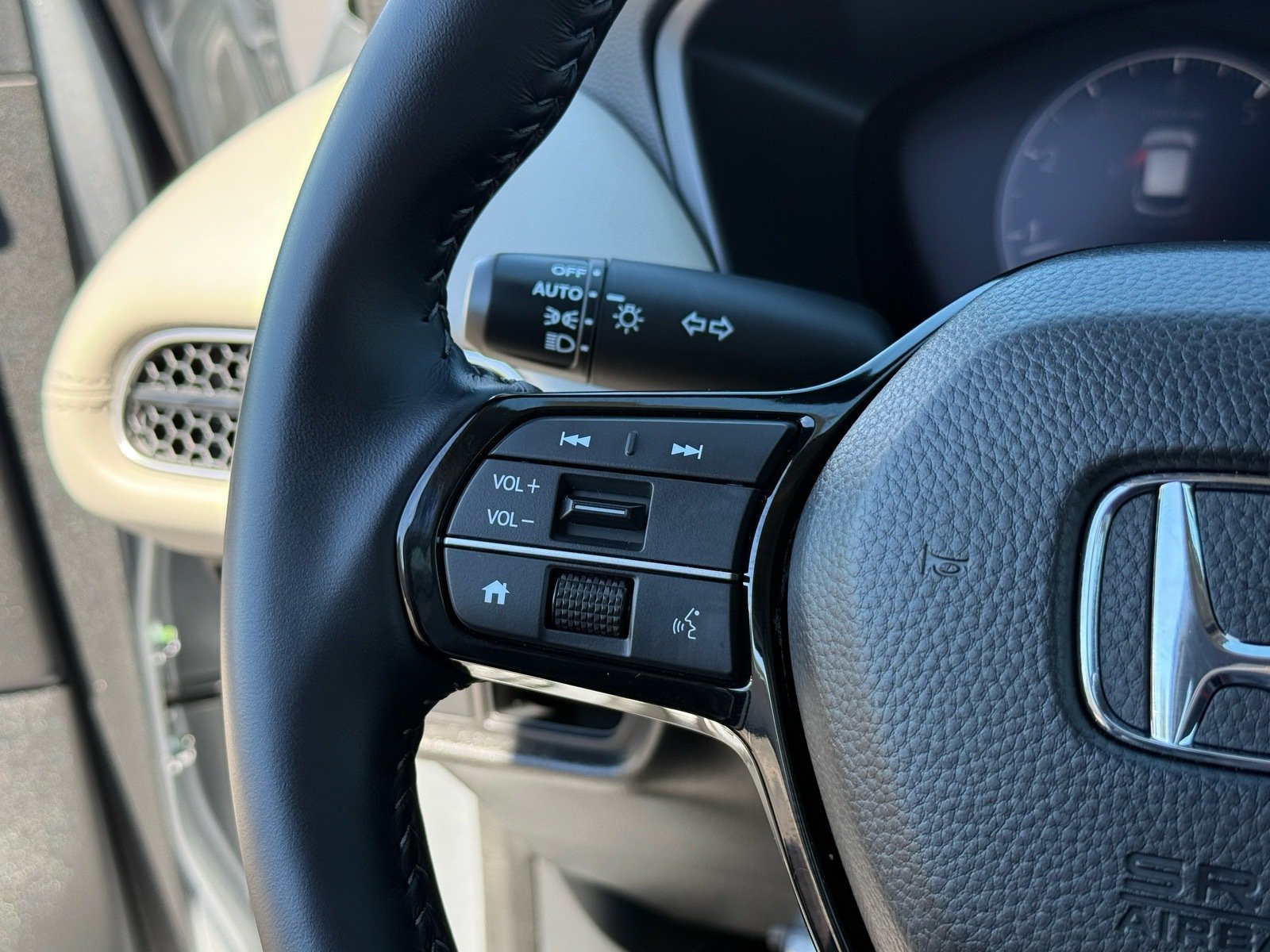 2027 Honda HR-V EX-L — photo 15 thumbnail
