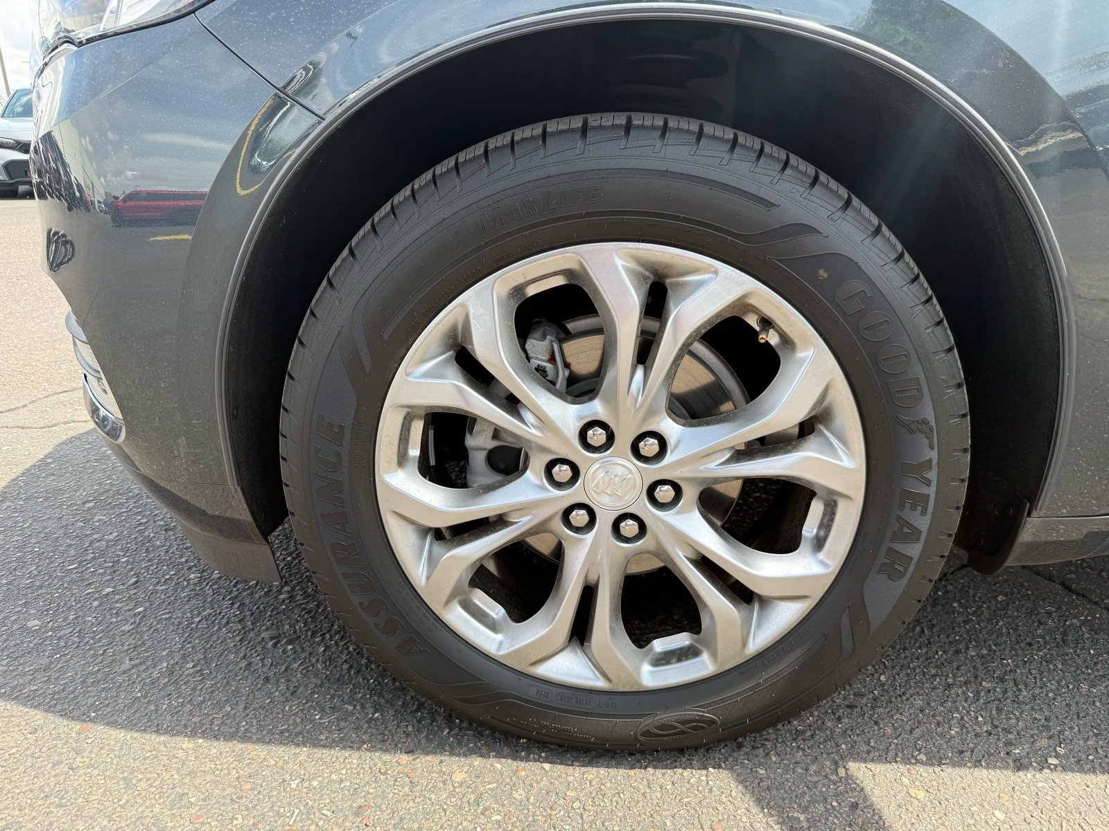 2021 Buick Enclave Avenir — photo 10 thumbnail