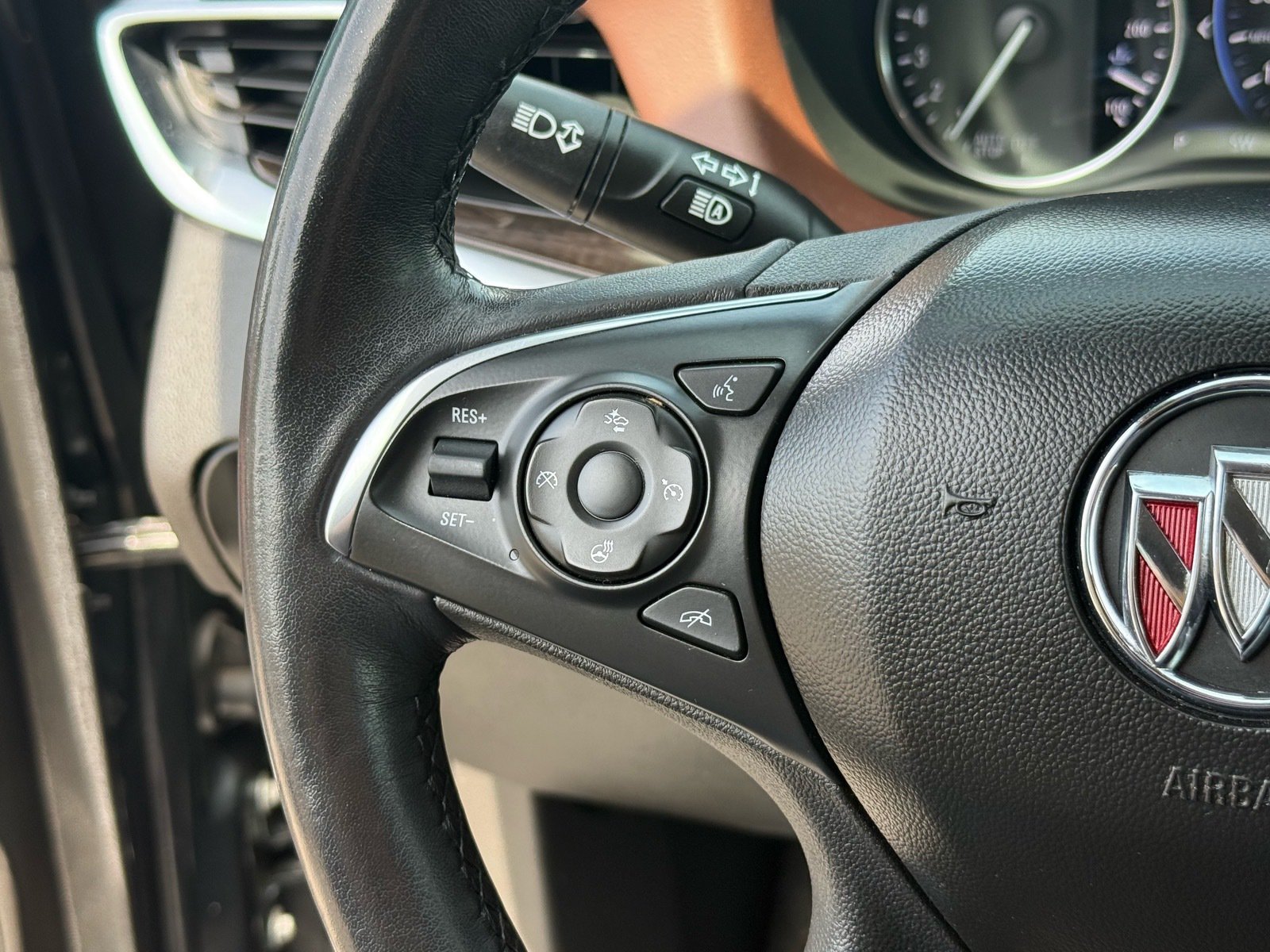 2021 Buick Enclave Avenir — photo 16 thumbnail