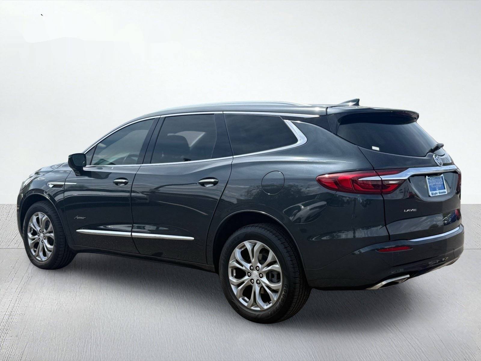 2021 Buick Enclave Avenir — photo 4 thumbnail