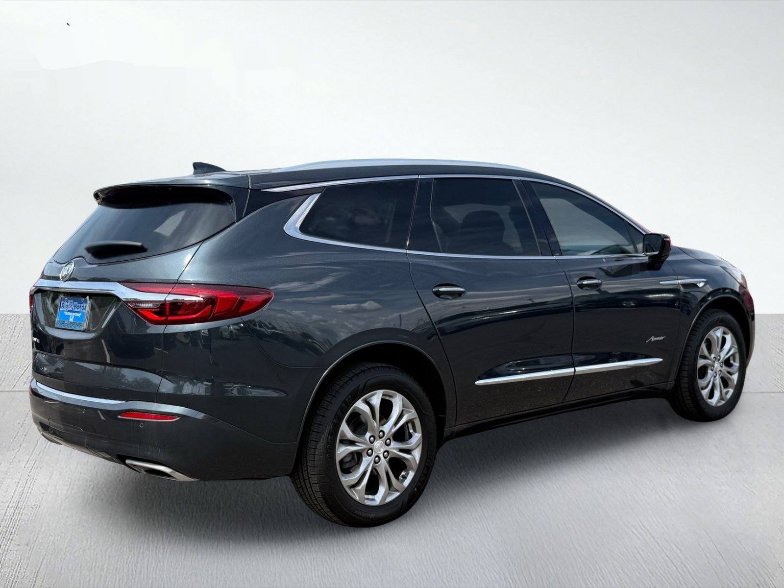 2021 Buick Enclave Avenir — photo 7 thumbnail