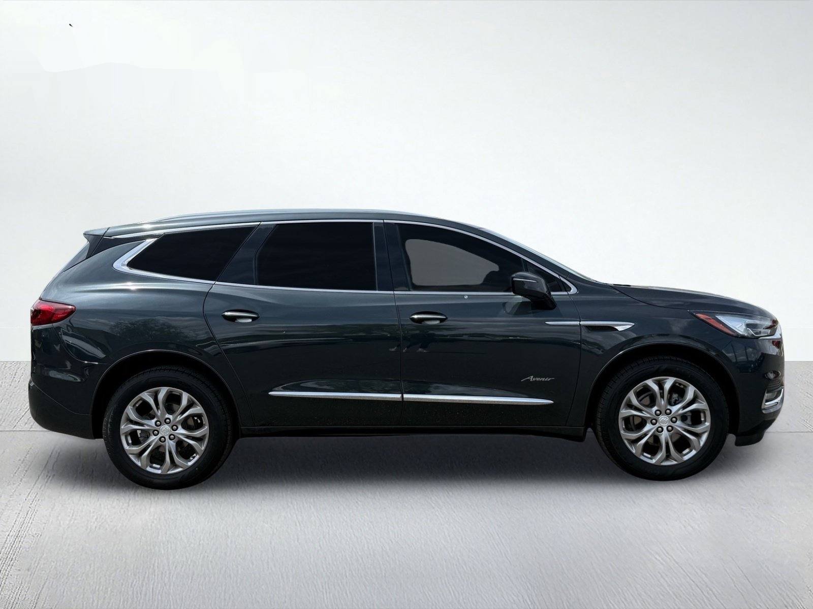 2021 Buick Enclave Avenir — photo 8 thumbnail