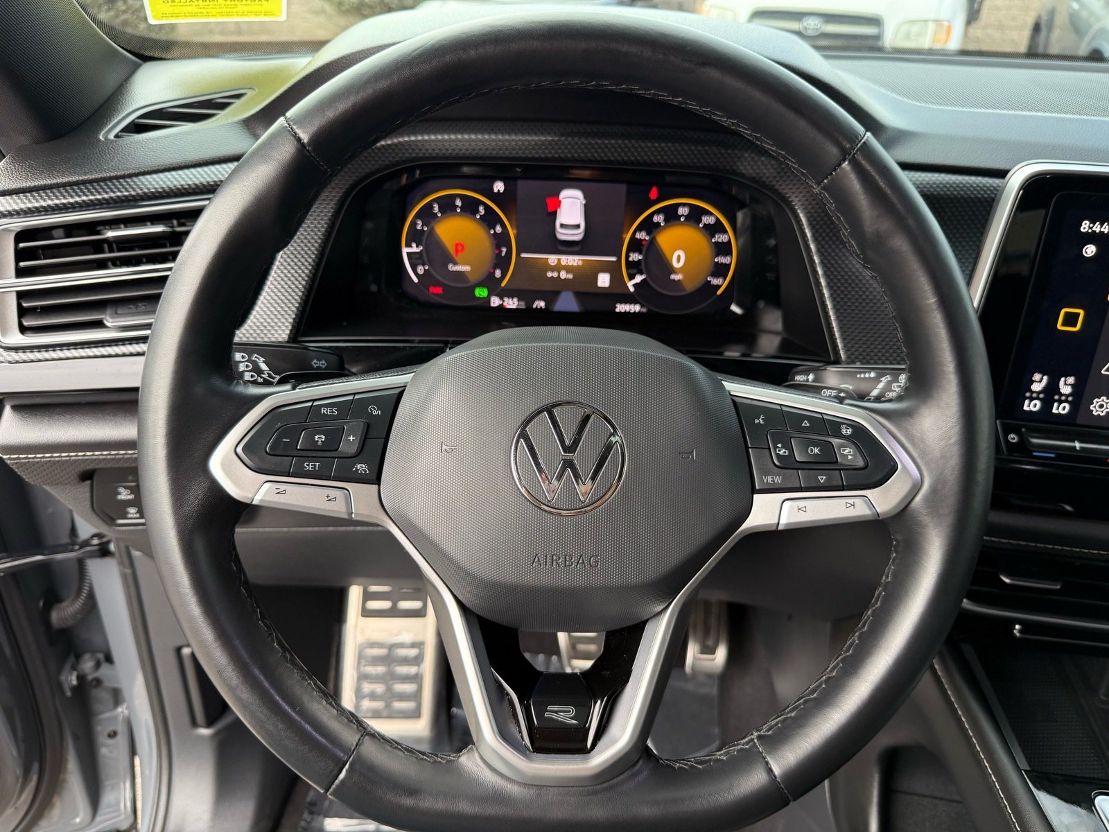 2024 Volkswagen Atlas Cross Sport 2.0T SEL Premium R-Line — photo 15 thumbnail