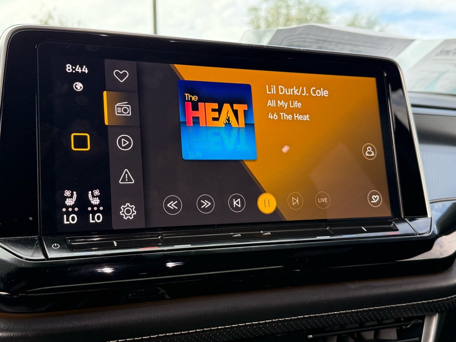 2024 Volkswagen Atlas Cross Sport 2.0T SEL Premium R-Line — photo 20 thumbnail