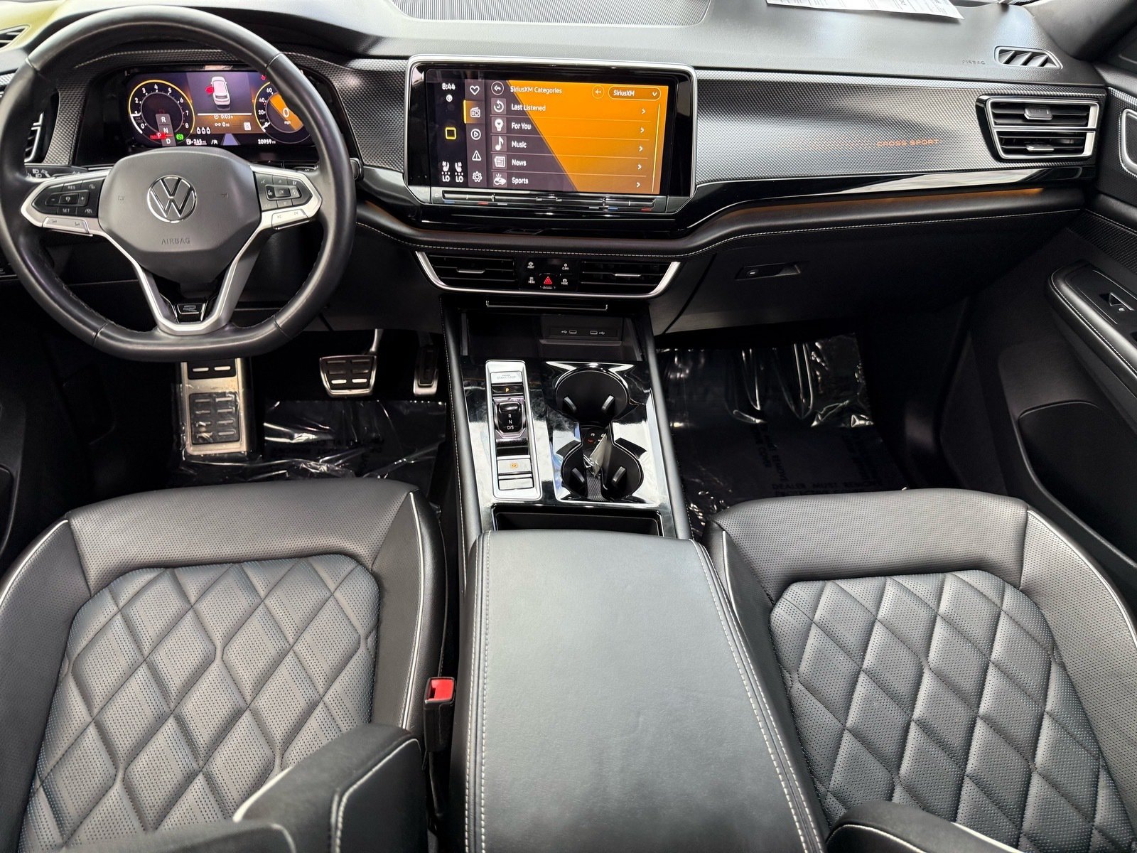 2024 Volkswagen Atlas Cross Sport 2.0T SEL Premium R-Line — photo 27 thumbnail