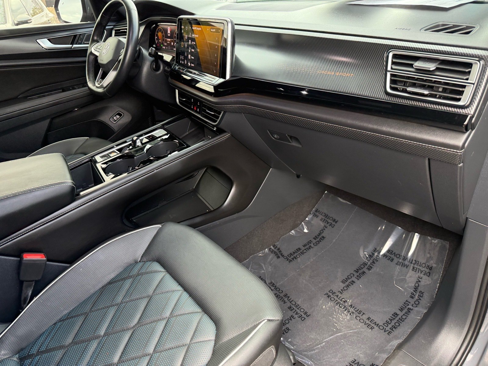 2024 Volkswagen Atlas Cross Sport 2.0T SEL Premium R-Line — photo 29 thumbnail