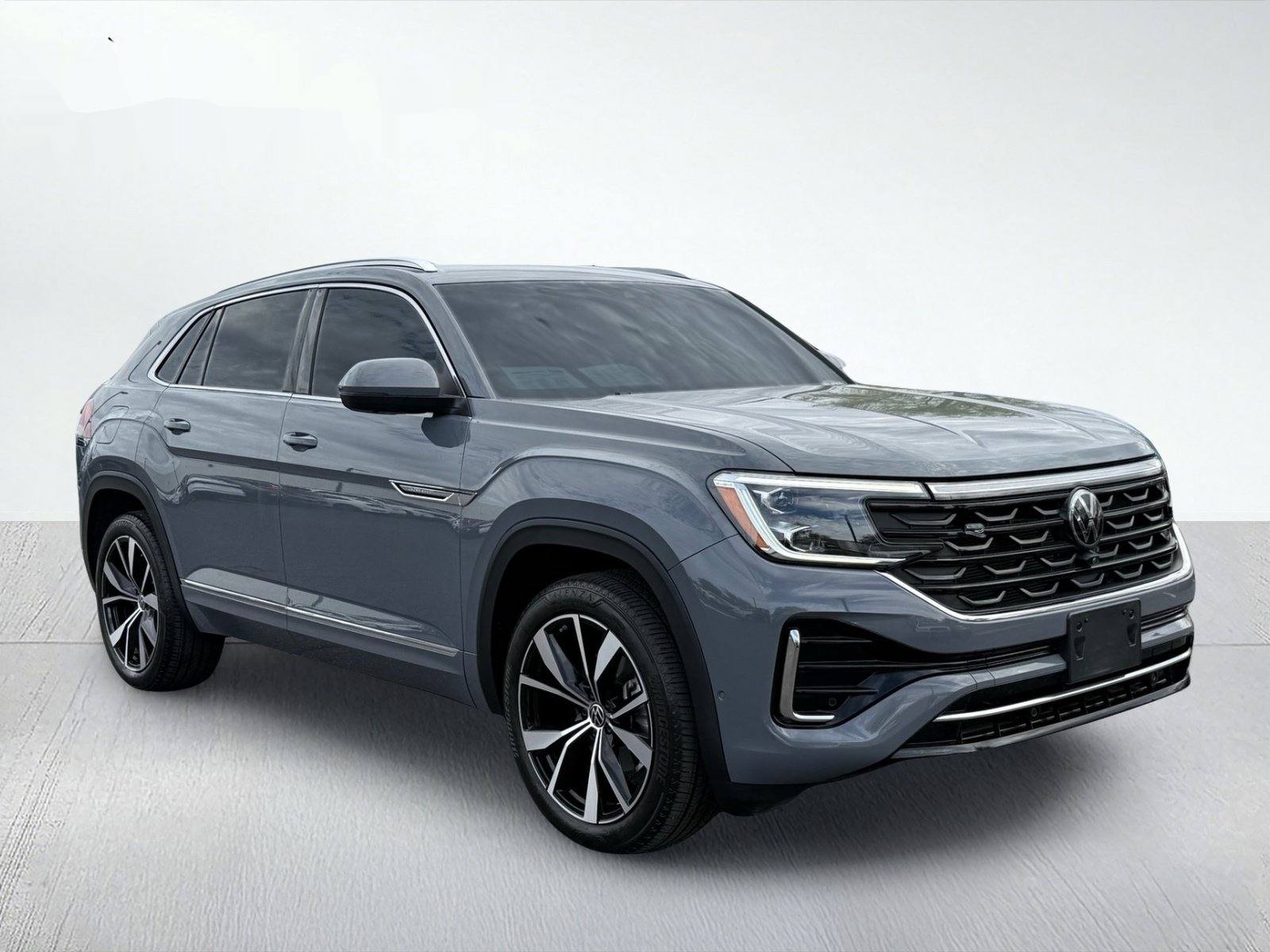 2024 Volkswagen Atlas Cross Sport 2.0T SEL Premium R-Line — photo 9 thumbnail