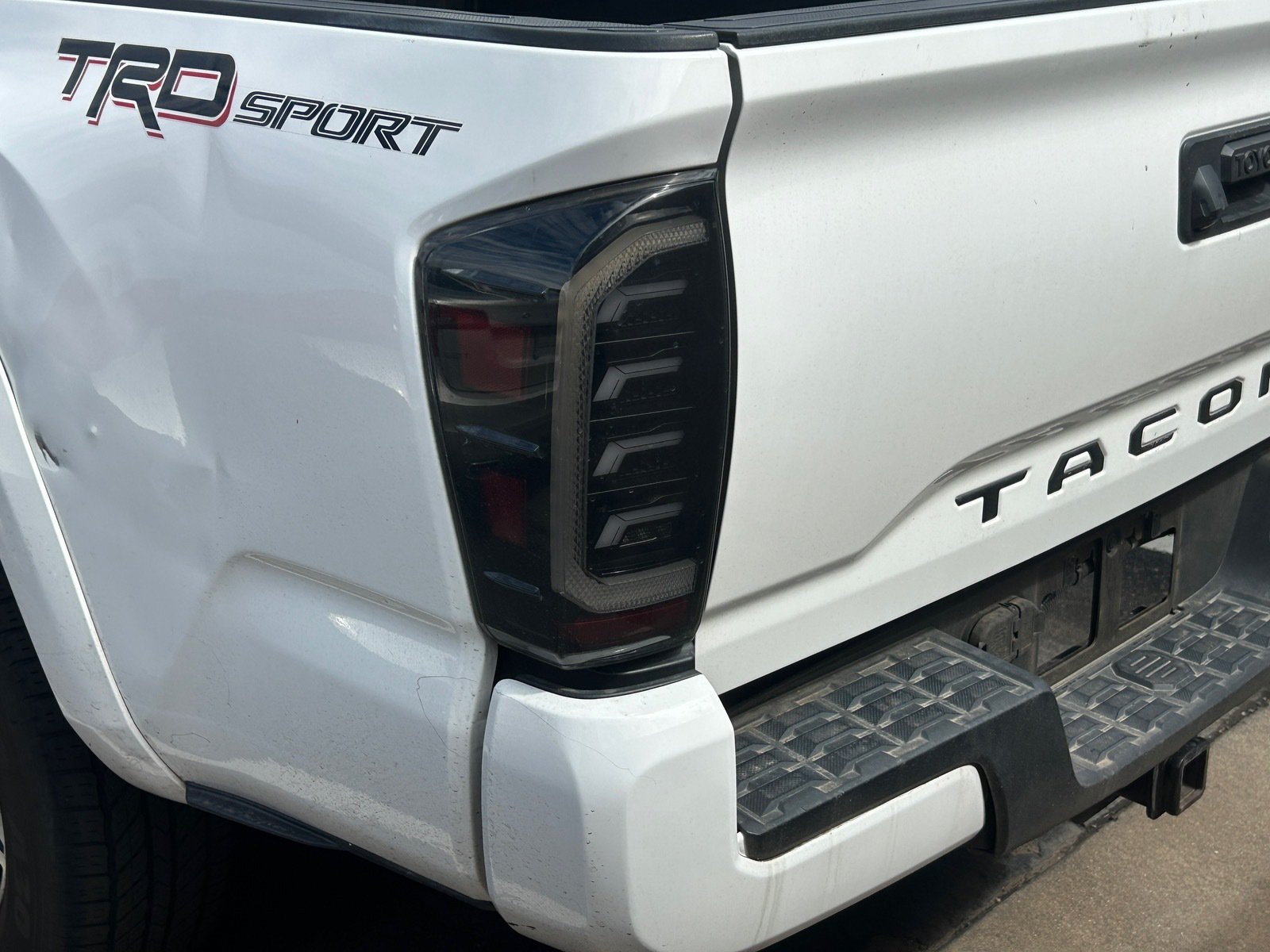2017 Toyota Tacoma TRD Sport — photo 10 thumbnail