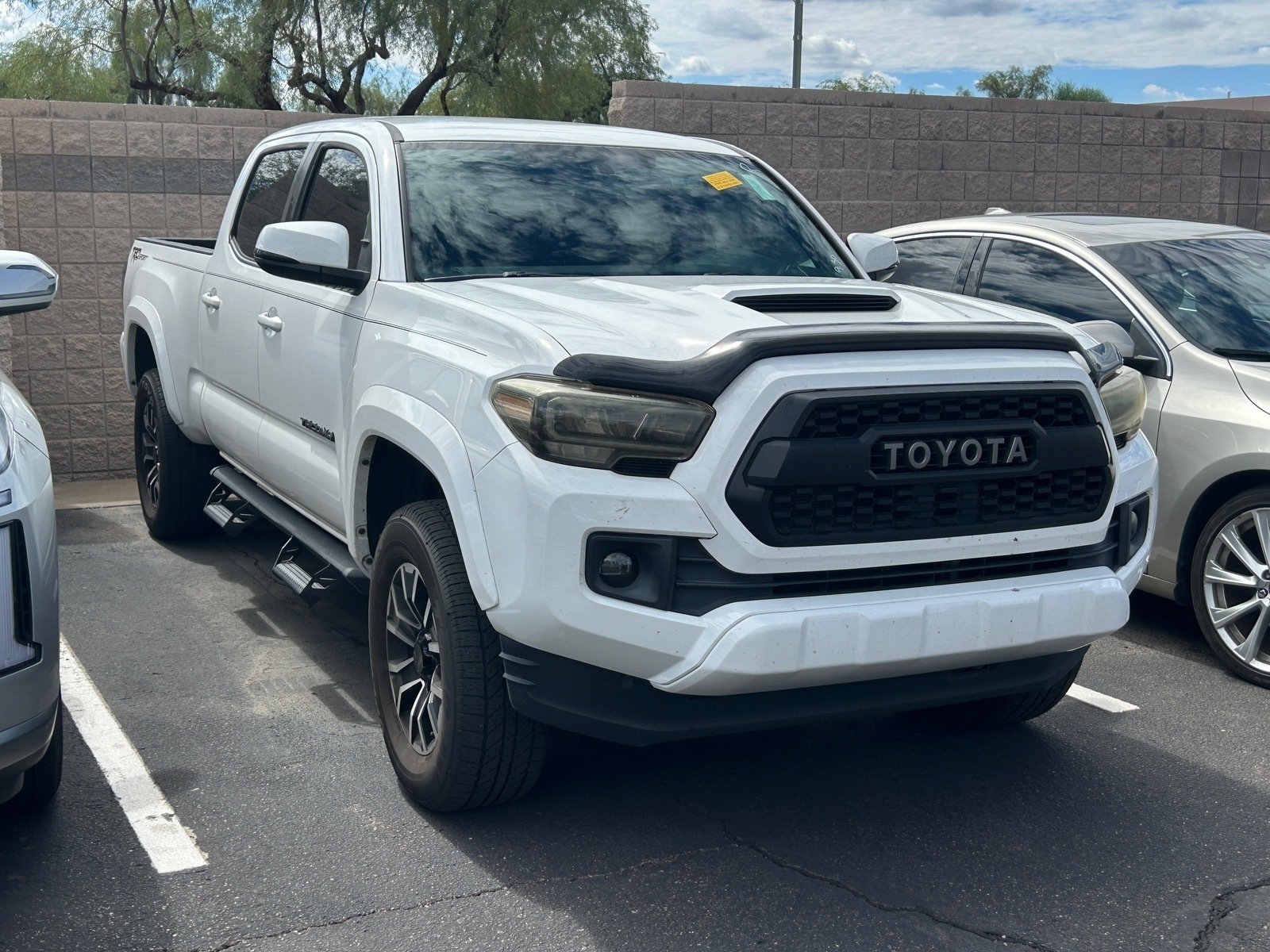2017 Toyota Tacoma TRD Sport — photo 4 thumbnail