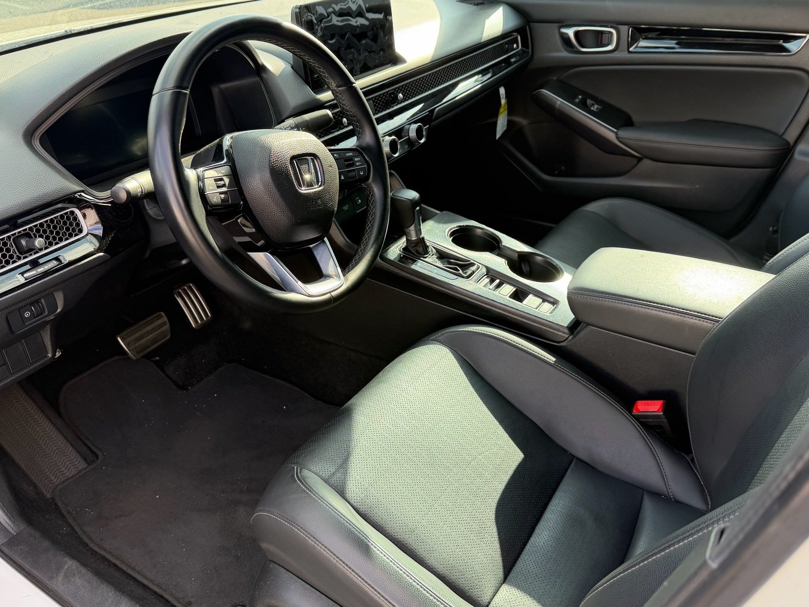 2025 Honda Civic Hybrid Sport Touring — photo 6 thumbnail
