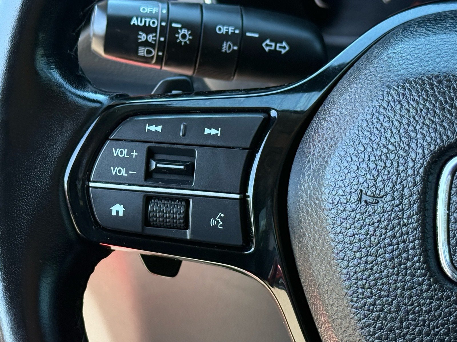 2023 Honda Pilot Touring — photo 16 thumbnail