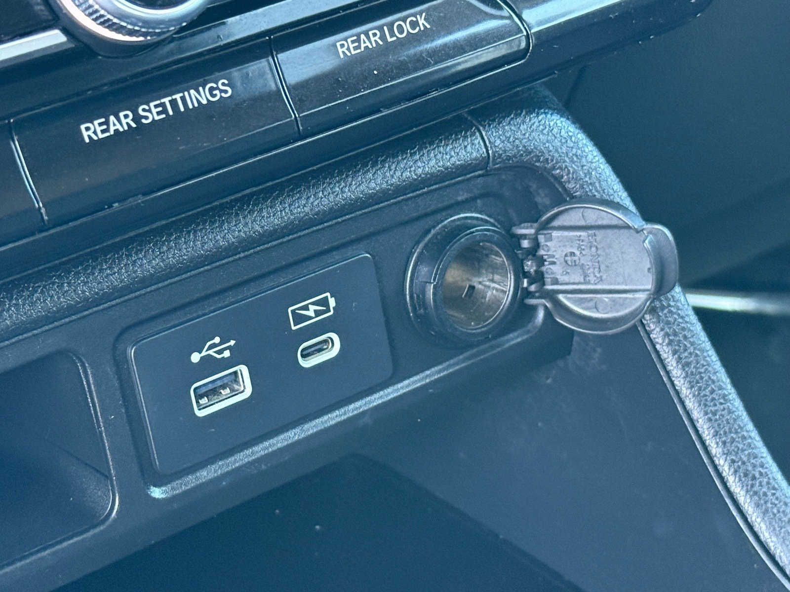2023 Honda Pilot Touring — photo 23 thumbnail