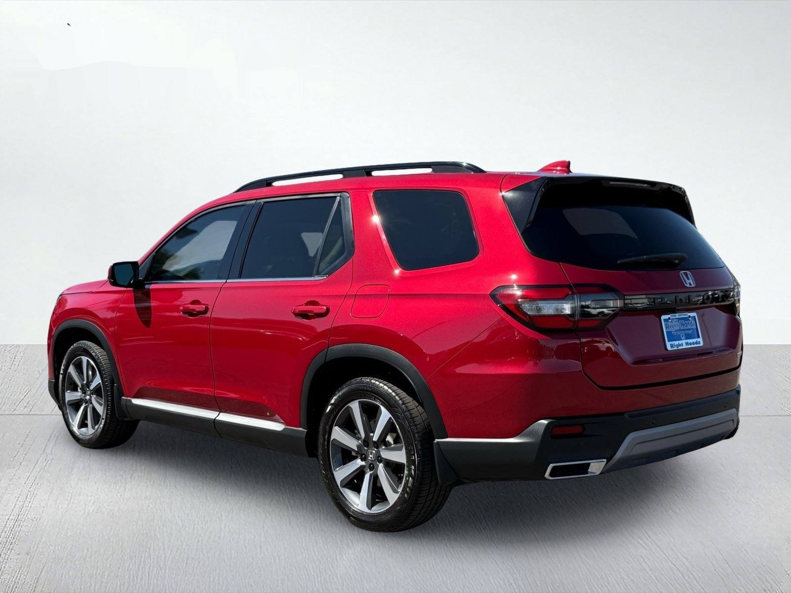 2023 Honda Pilot Touring — photo 4 thumbnail